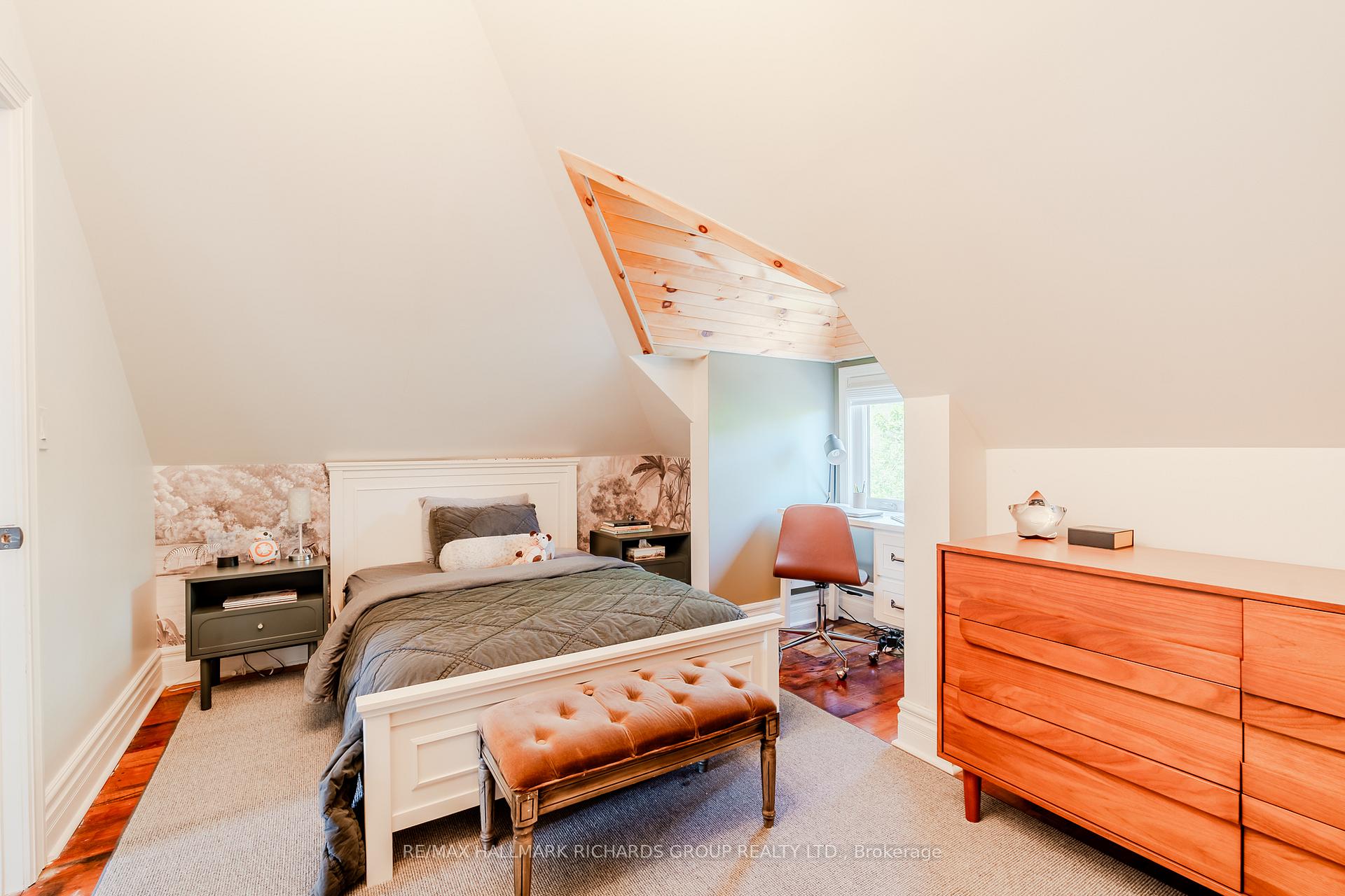 Photo 25 of 152 Kenilworth Avenue, Toronto, The Beaches — HOMEH