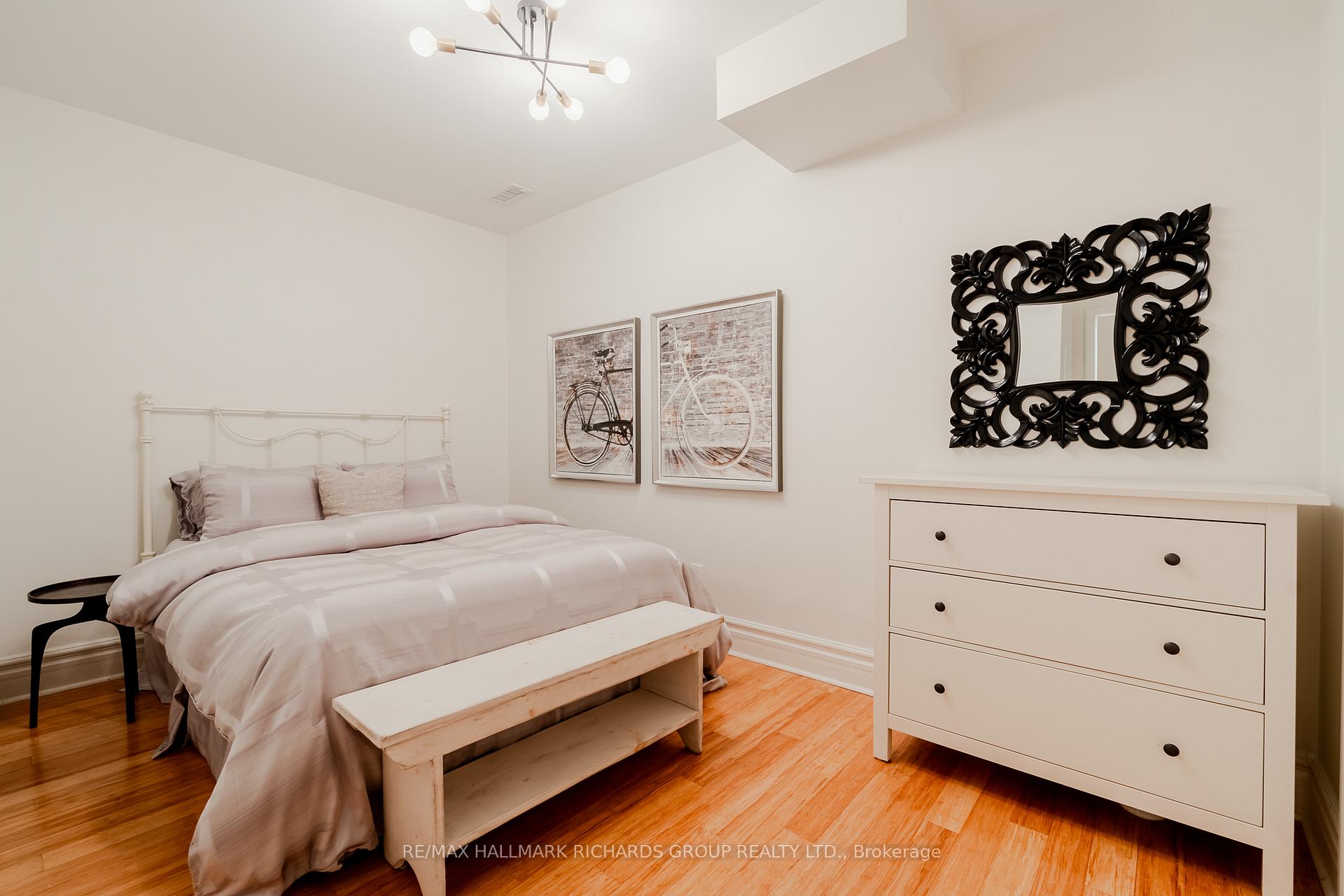 Photo 30 of 152 Kenilworth Avenue, Toronto, The Beaches — HOMEH