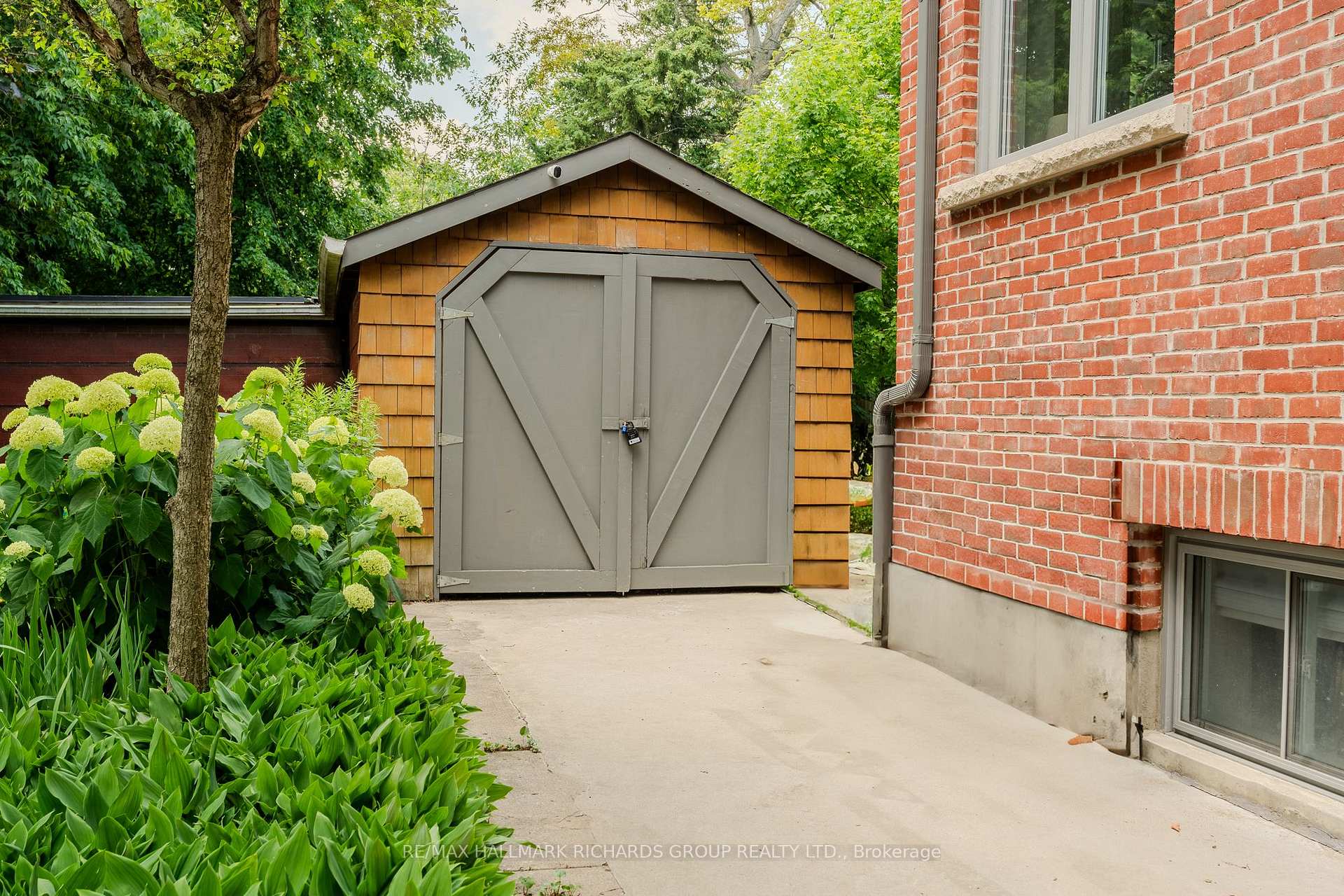 Photo 32 of 152 Kenilworth Avenue, Toronto, The Beaches — HOMEH