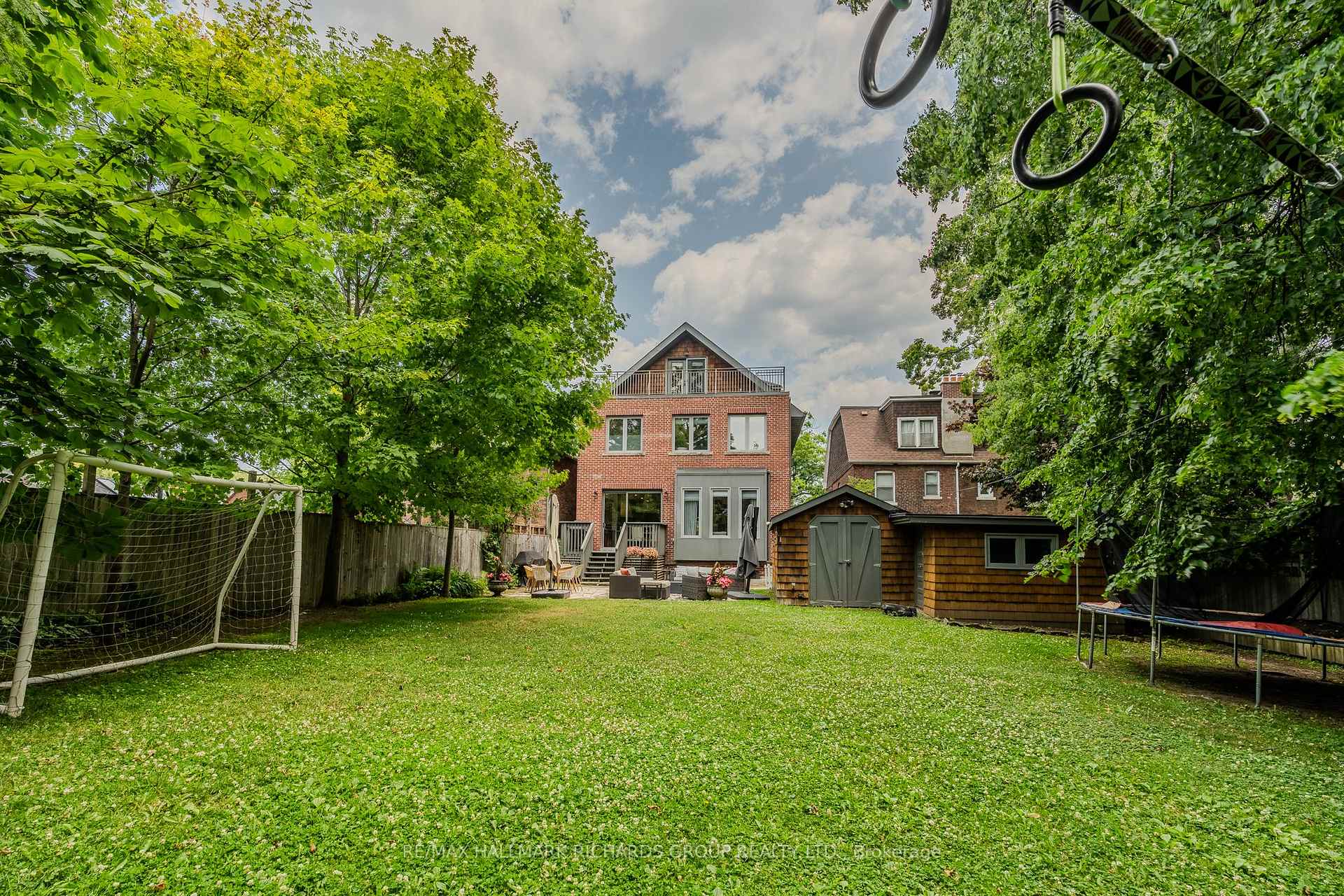 Photo 35 of 152 Kenilworth Avenue, Toronto, The Beaches — HOMEH