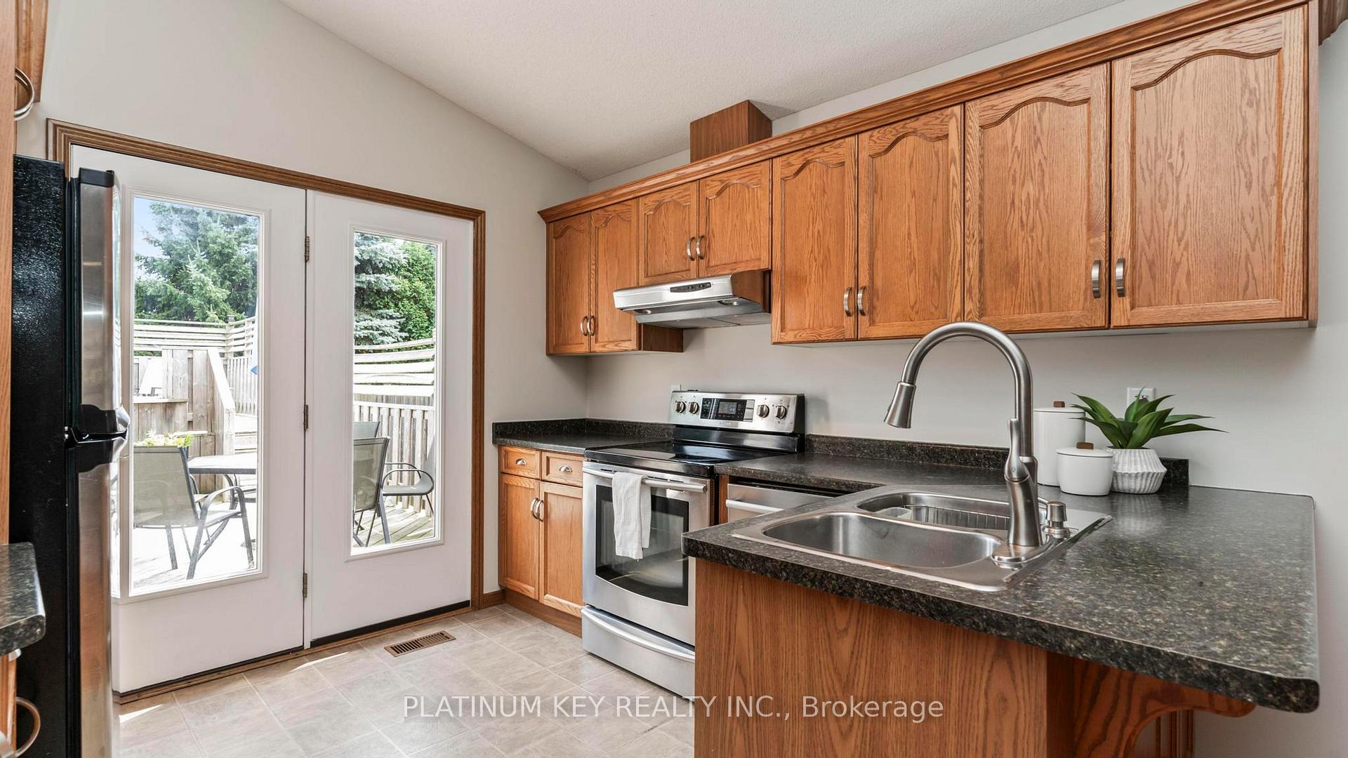 Photo 8 of 51 Queensway Drive, Strathroy-Caradoc, SE — HOMEH
