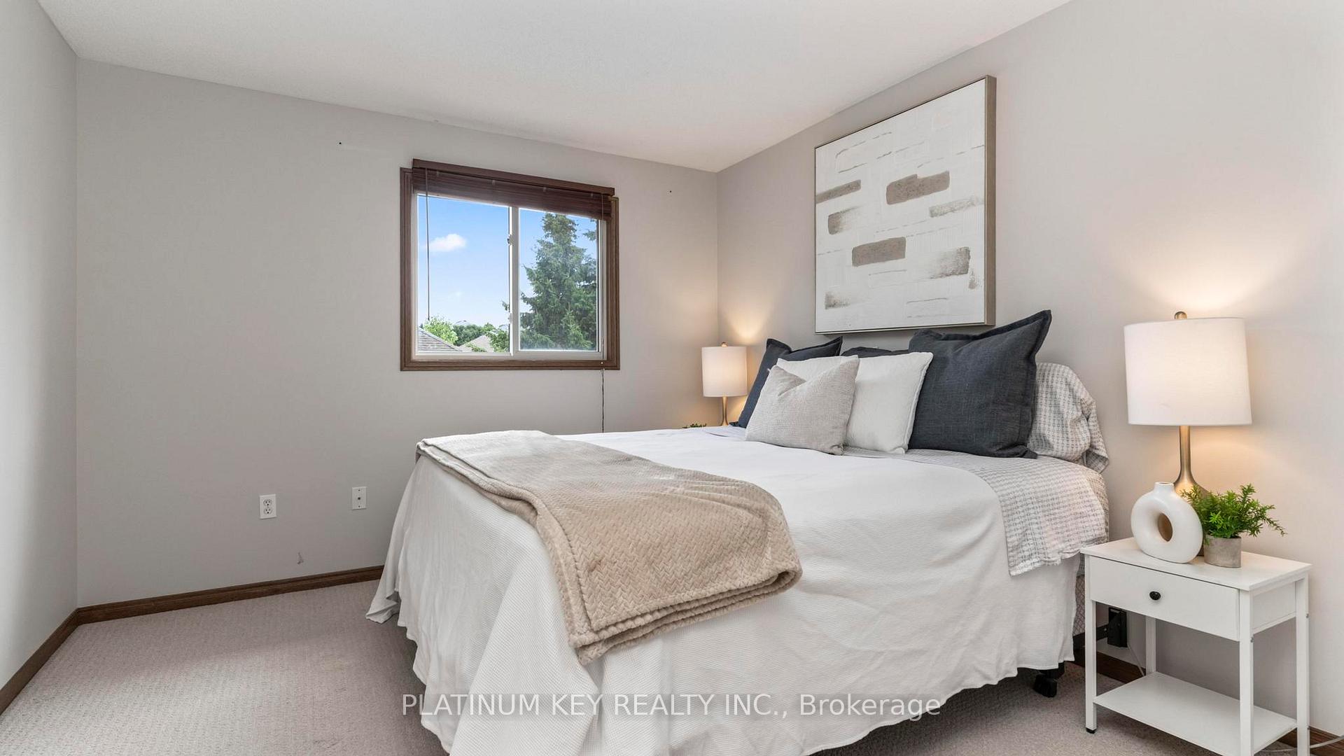 Photo 12 of 51 Queensway Drive, Strathroy-Caradoc, SE — HOMEH