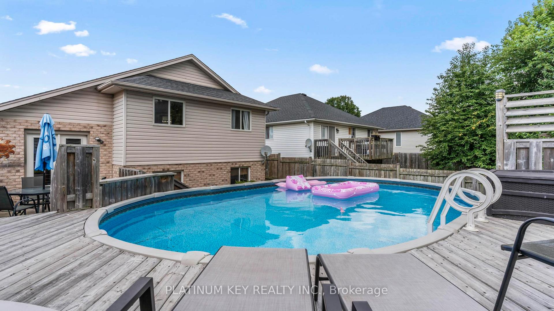Photo 23 of 51 Queensway Drive, Strathroy-Caradoc, SE — HOMEH