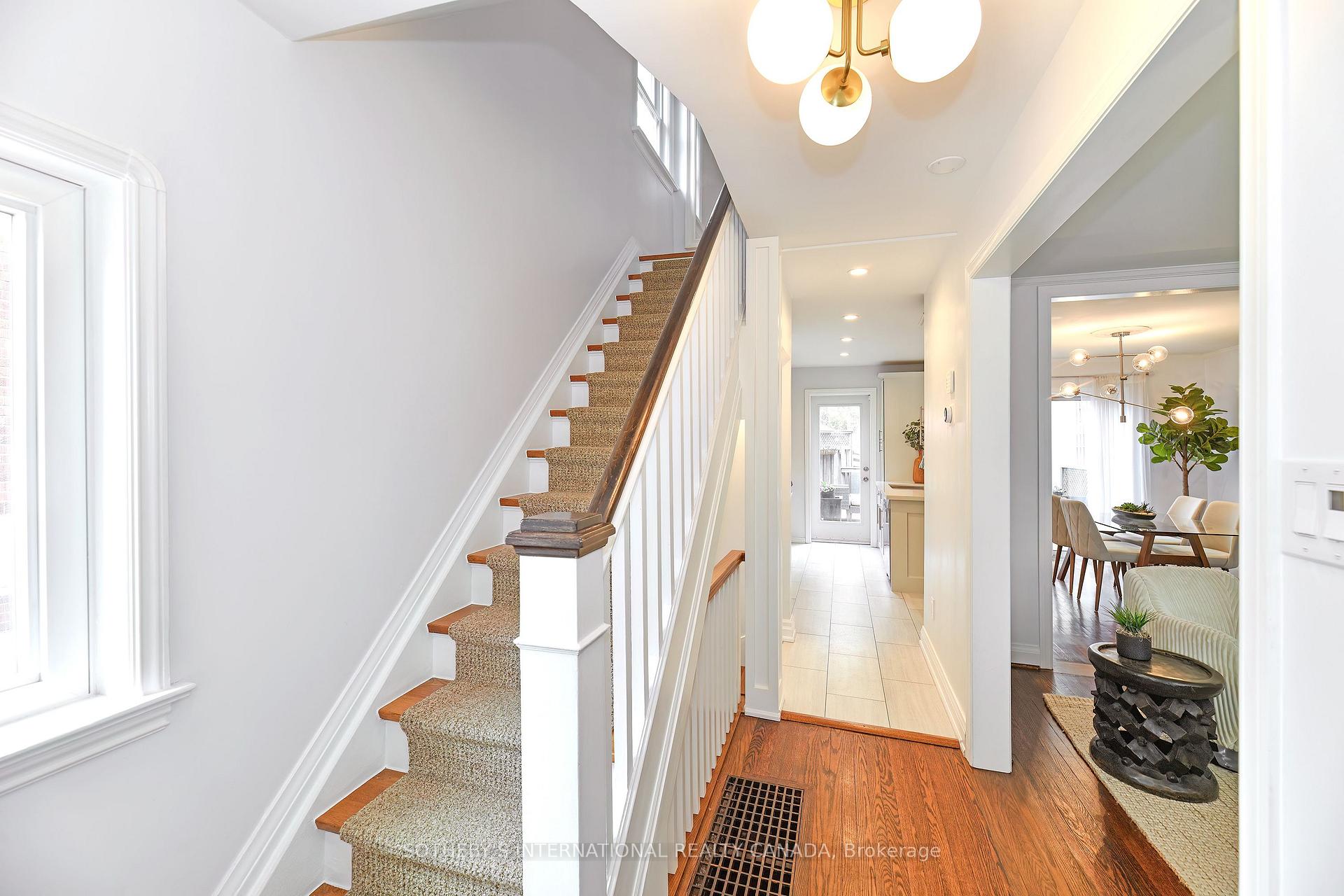 Photo 2 of 58 Thursfield Crescent, Toronto, Leaside — HOMEH