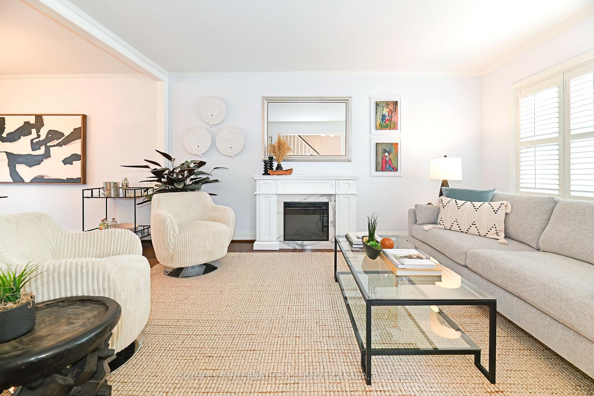 Photo 3 of 58 Thursfield Crescent, Toronto, Leaside — HOMEH