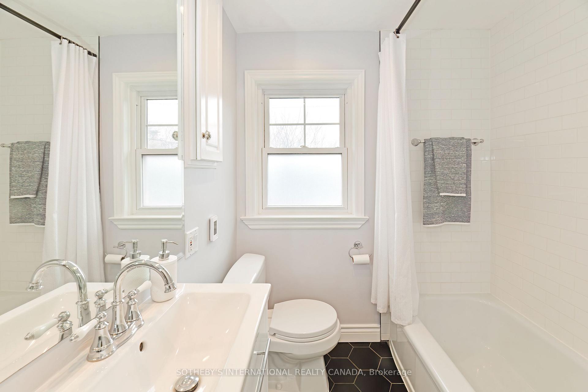 Photo 12 of 58 Thursfield Crescent, Toronto, Leaside — HOMEH