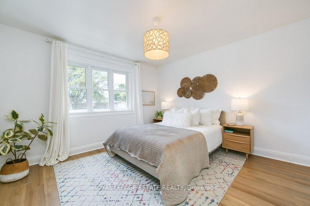 Photo 20 of 130 Swanwick Avenue, Toronto, East End-Danforth — HOMEH
