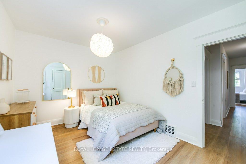 Photo 25 of 130 Swanwick Avenue, Toronto, East End-Danforth — HOMEH