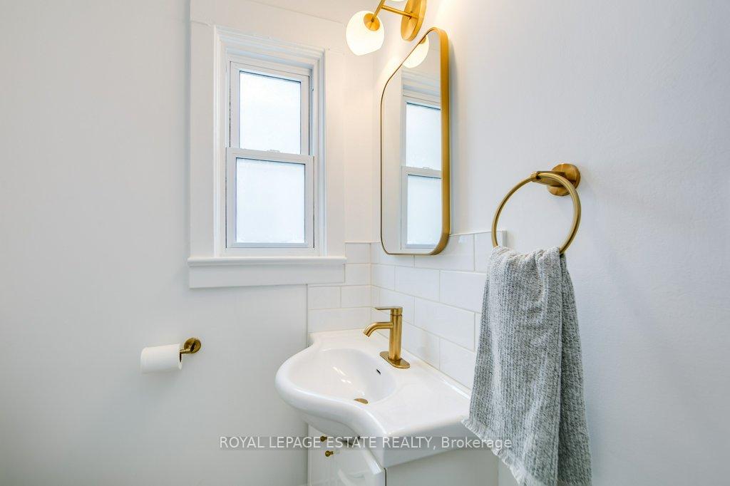 Photo 28 of 130 Swanwick Avenue, Toronto, East End-Danforth — HOMEH