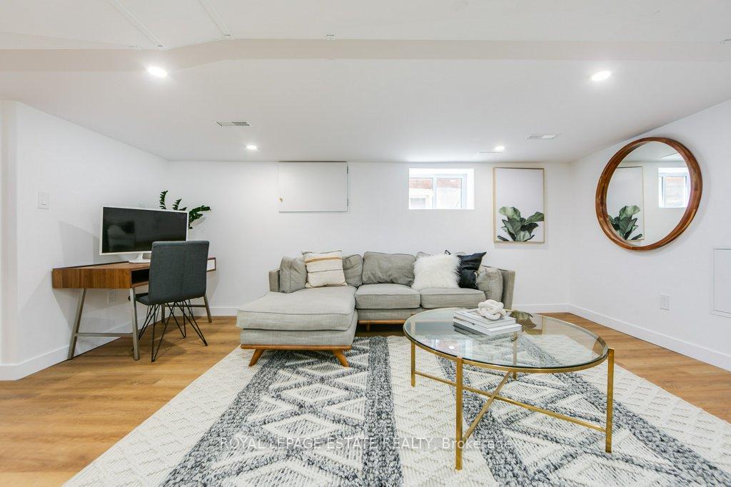 Photo 30 of 130 Swanwick Avenue, Toronto, East End-Danforth — HOMEH