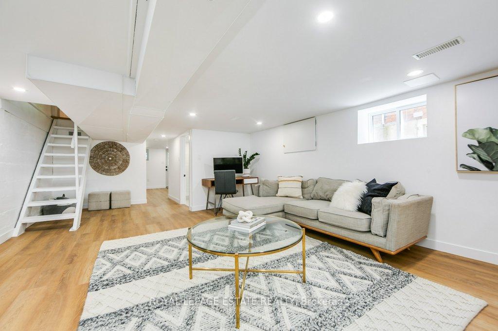 Photo 31 of 130 Swanwick Avenue, Toronto, East End-Danforth — HOMEH