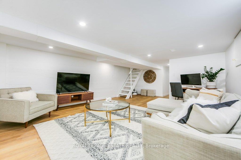 Photo 32 of 130 Swanwick Avenue, Toronto, East End-Danforth — HOMEH