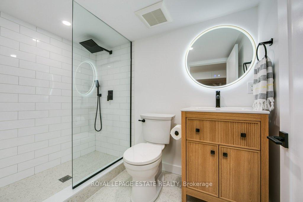 Photo 33 of 130 Swanwick Avenue, Toronto, East End-Danforth — HOMEH
