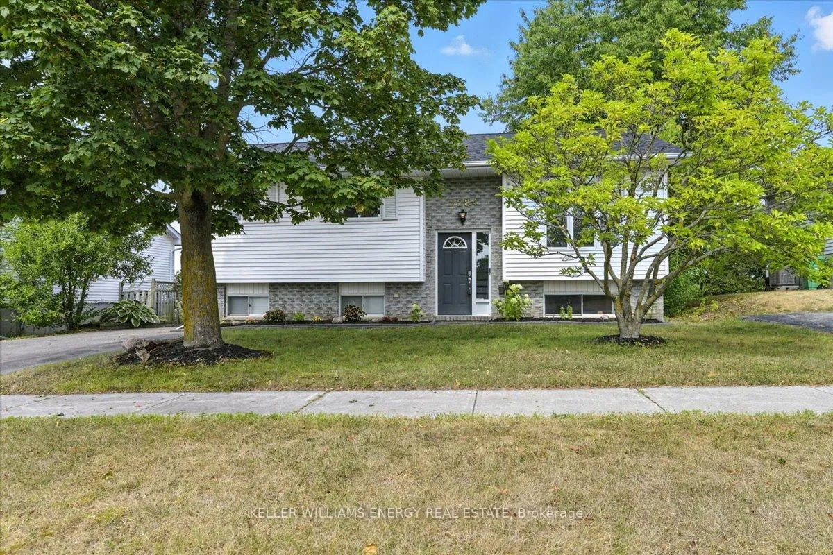 Photo 1 of 2584 Marsdale Drive, Peterborough, Ashburnham Ward 4 — HOMEH