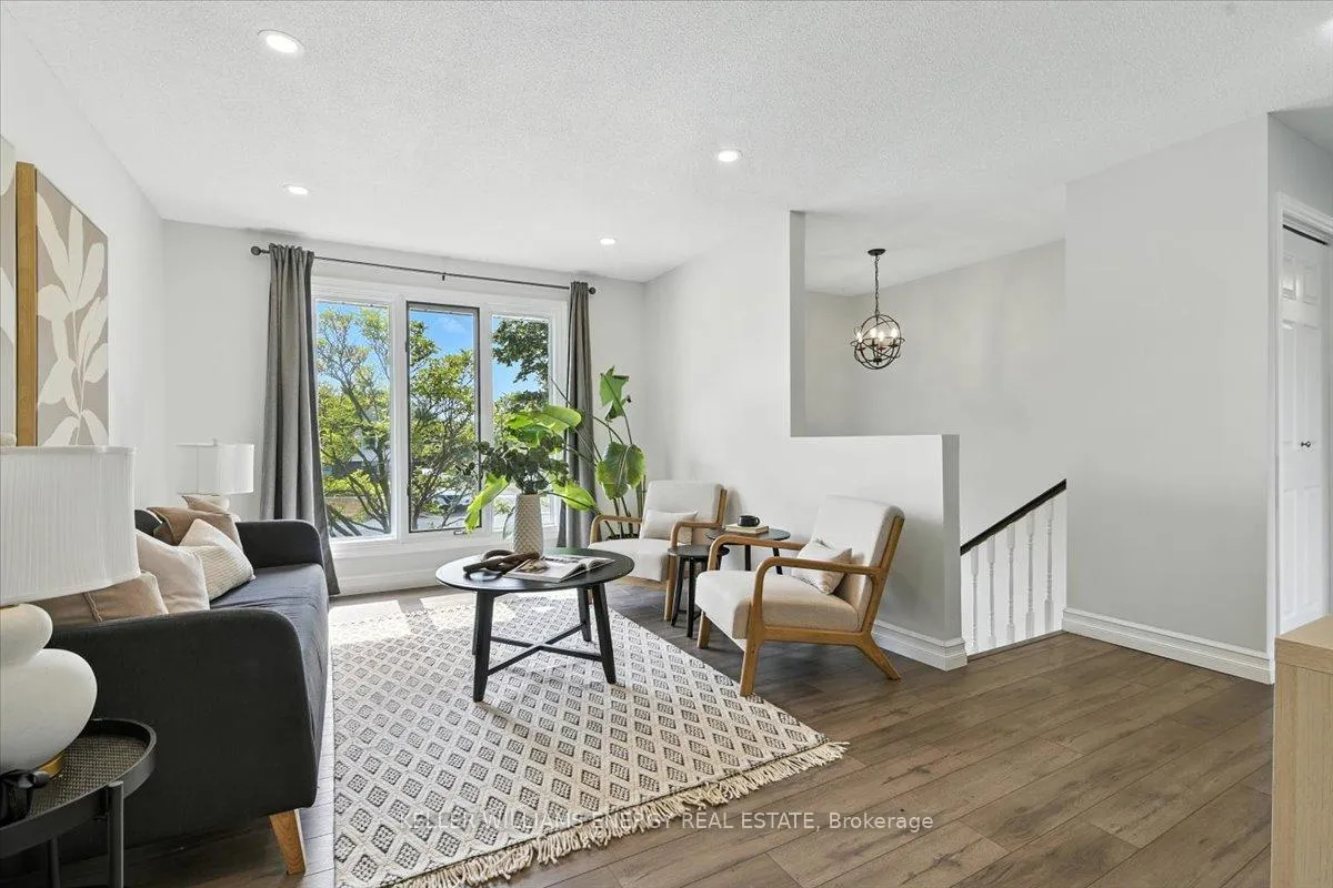 Photo 4 of 2584 Marsdale Drive, Peterborough, Ashburnham Ward 4 — HOMEH