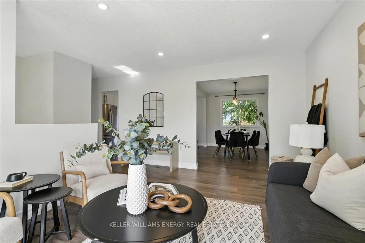 Photo 5 of 2584 Marsdale Drive, Peterborough, Ashburnham Ward 4 — HOMEH