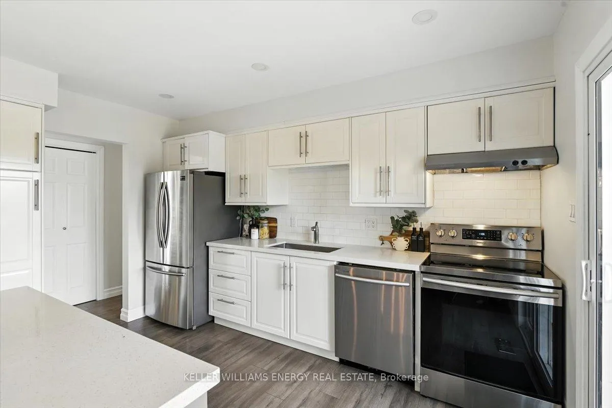 Photo 11 of 2584 Marsdale Drive, Peterborough, Ashburnham Ward 4 — HOMEH