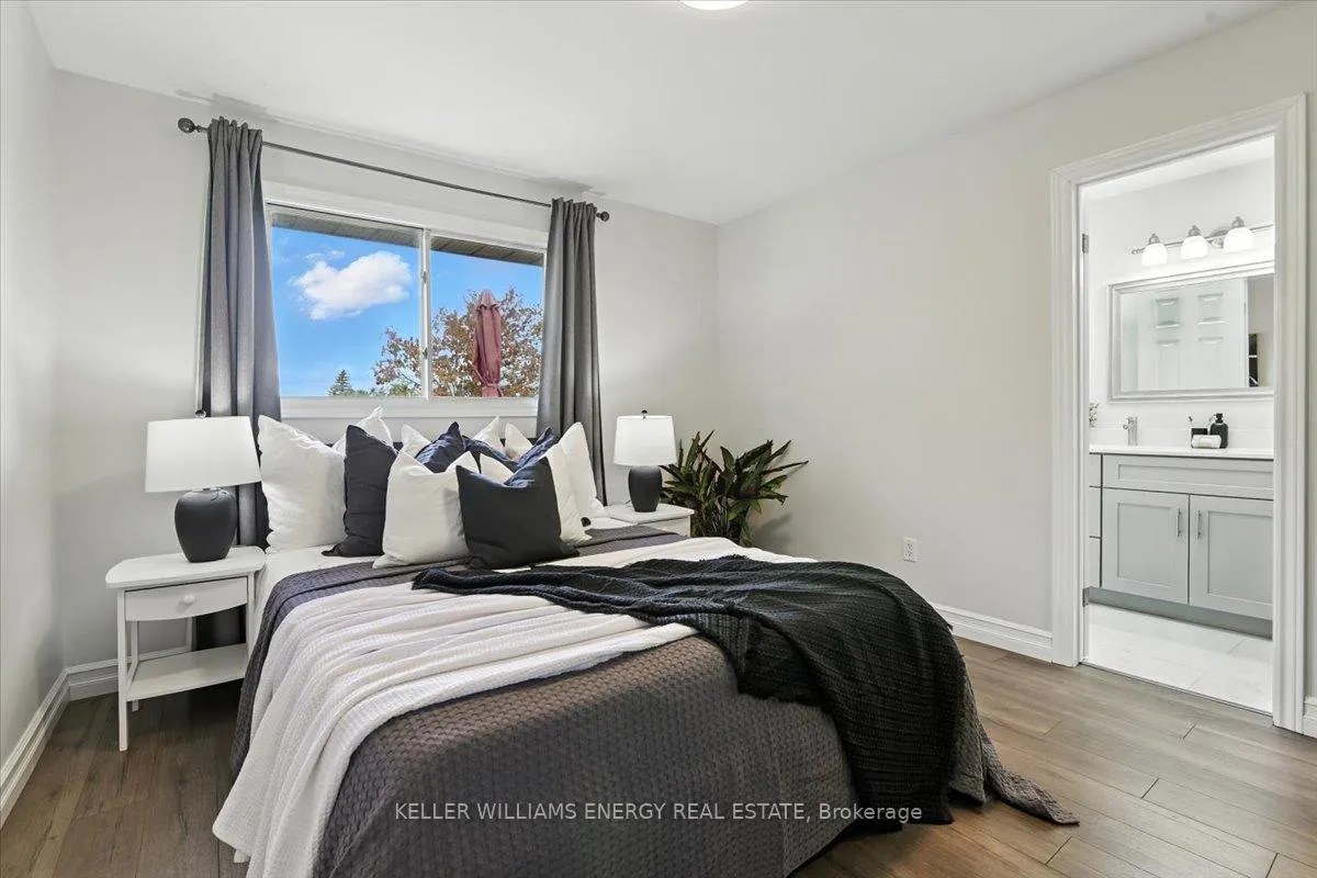 Photo 16 of 2584 Marsdale Drive, Peterborough, Ashburnham Ward 4 — HOMEH