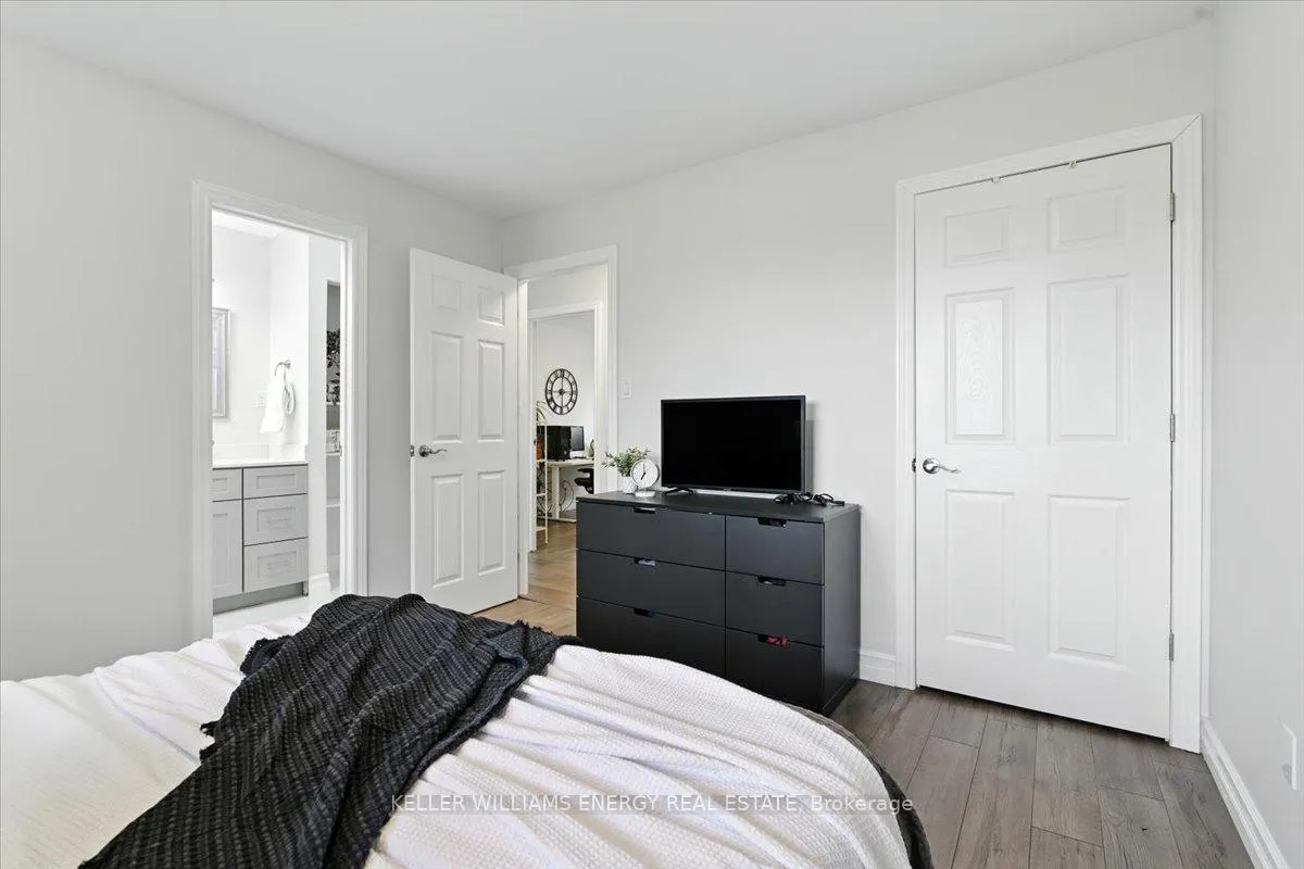 Photo 17 of 2584 Marsdale Drive, Peterborough, Ashburnham Ward 4 — HOMEH
