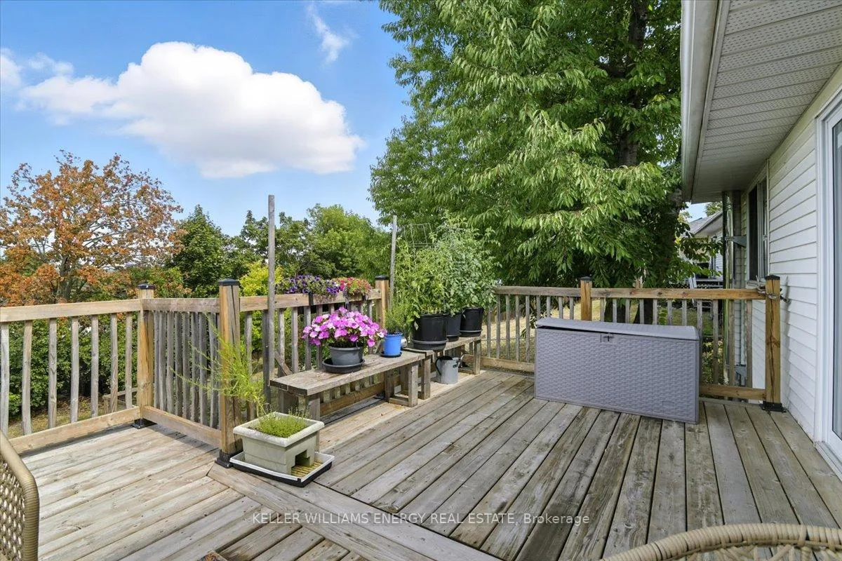 Photo 32 of 2584 Marsdale Drive, Peterborough, Ashburnham Ward 4 — HOMEH
