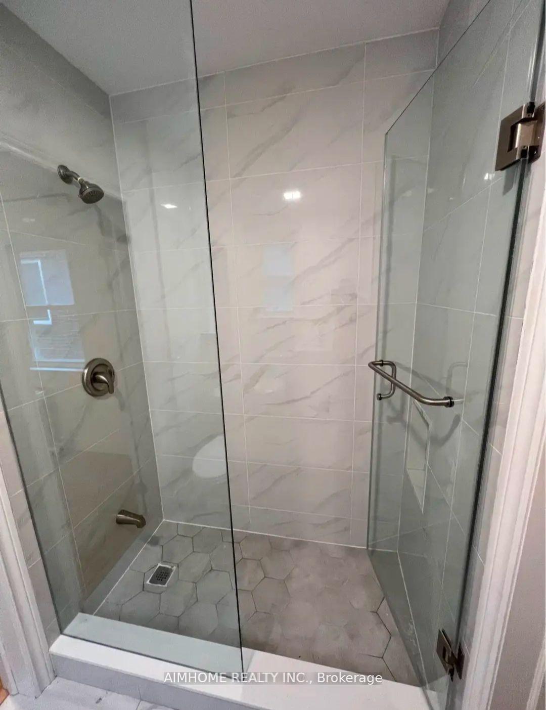 Photo 10 of Unit upper, 189 Millwood Road, Toronto, Mount Pleasant West — HOMEH