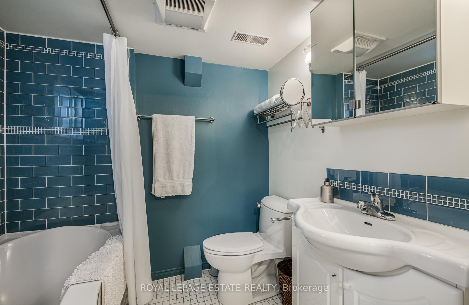 Photo 43 of 53 Hertle Avenue, Toronto, Greenwood-Coxwell — HOMEH