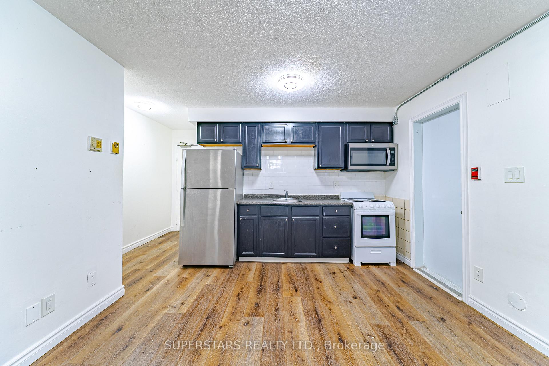 Front of Unit 4, 462 Sherbourne Street