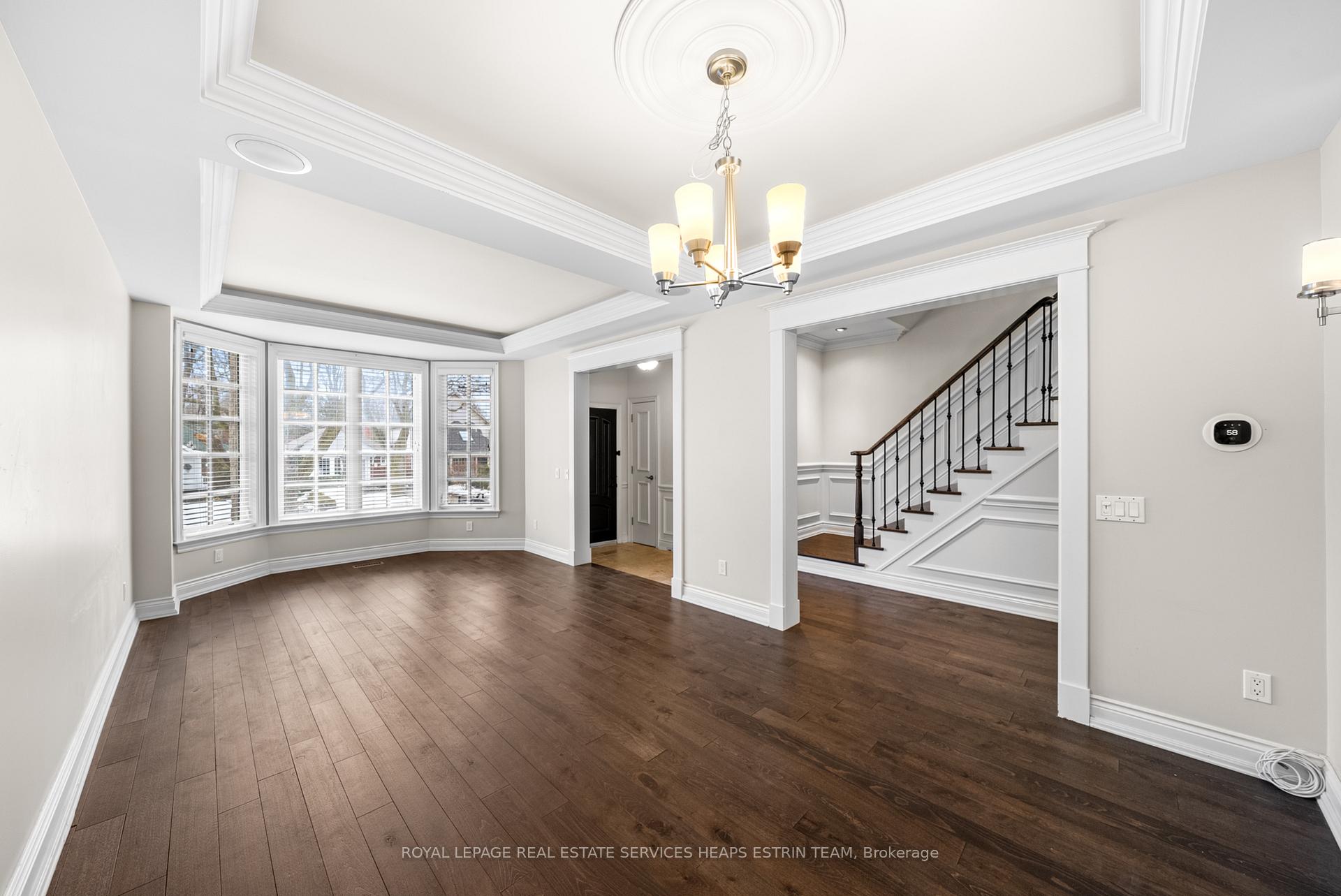 Photo 2 of 106 Parklea Drive, Toronto, Leaside — HOMEH