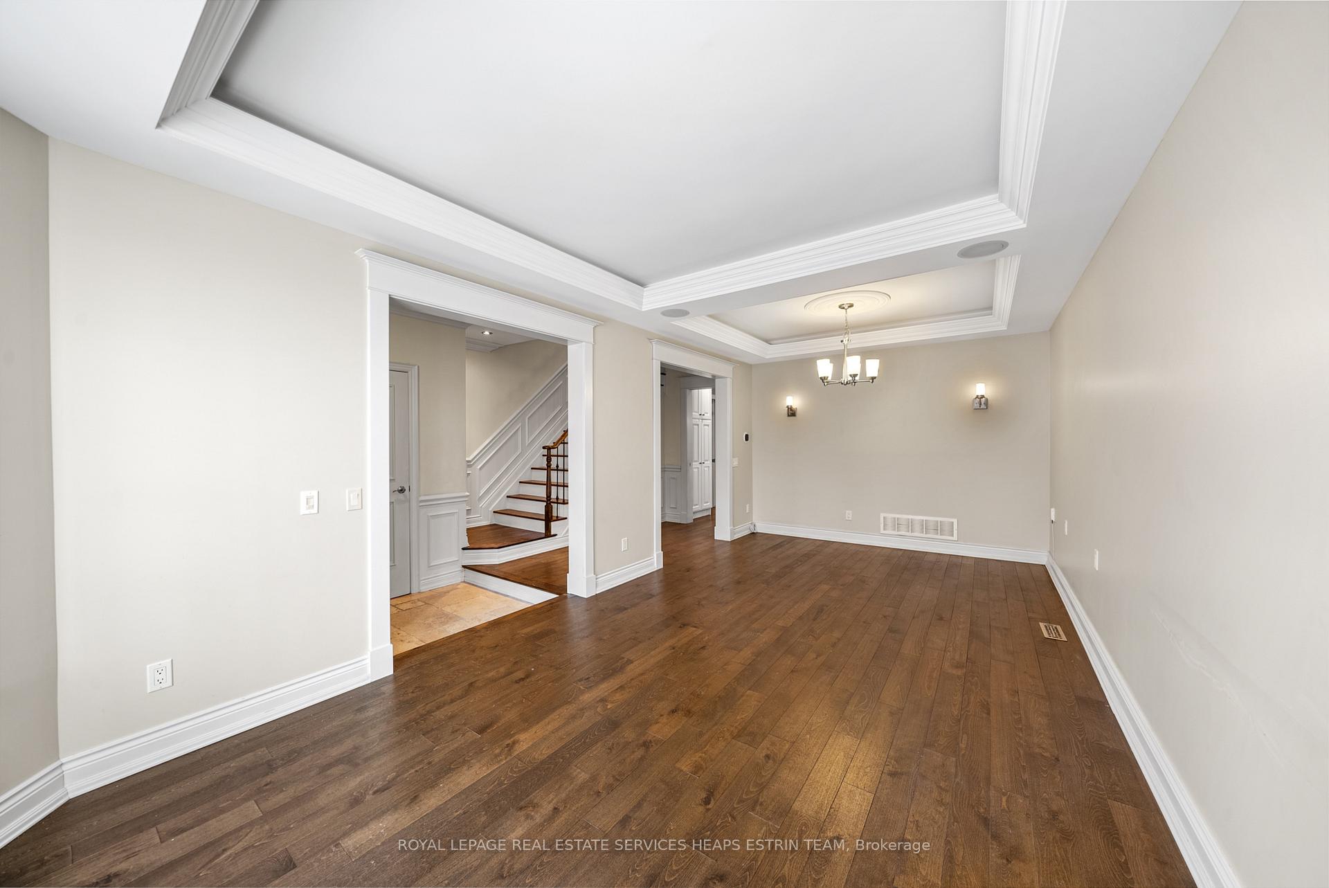 Photo 4 of 106 Parklea Drive, Toronto, Leaside — HOMEH