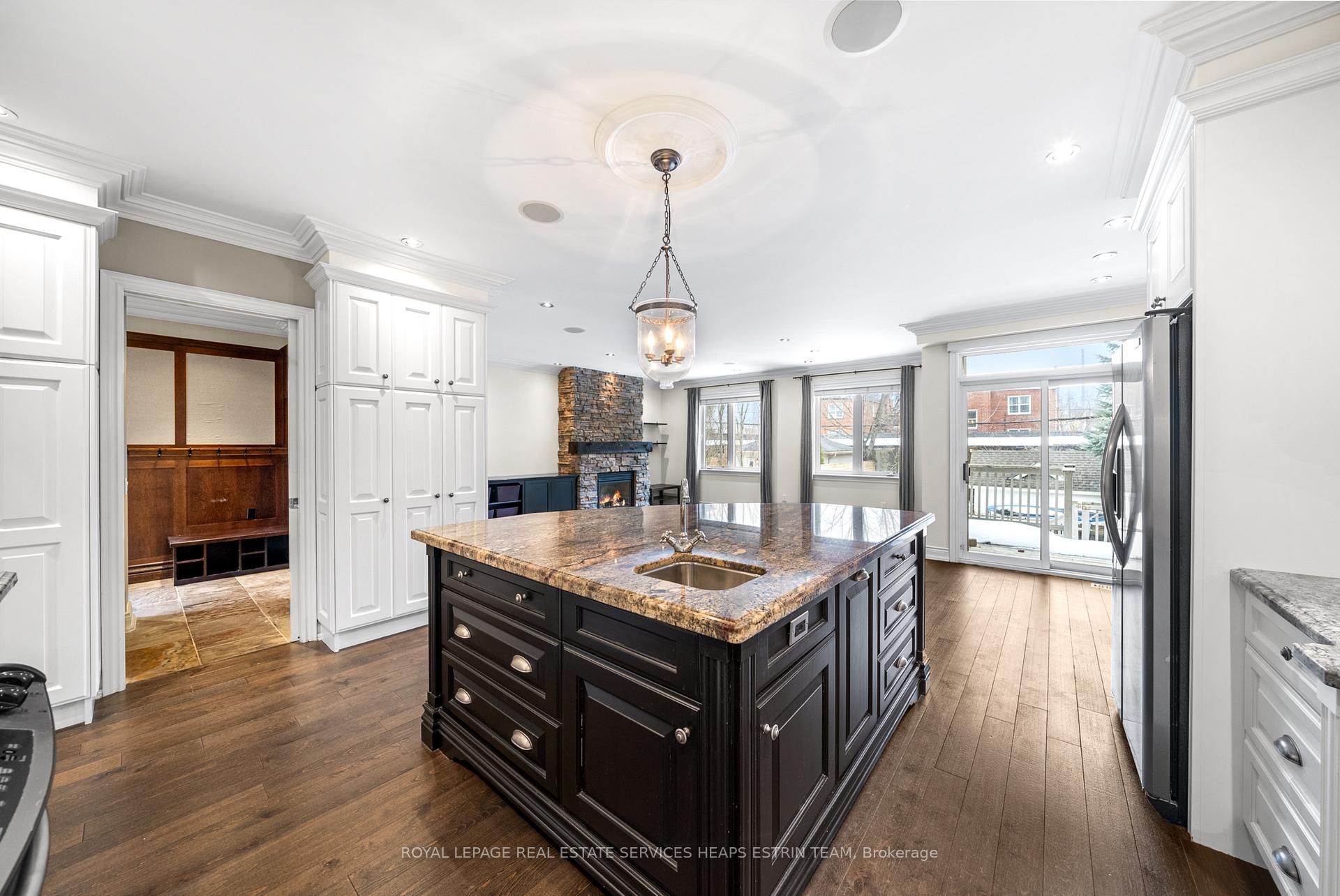 Photo 7 of 106 Parklea Drive, Toronto, Leaside — HOMEH