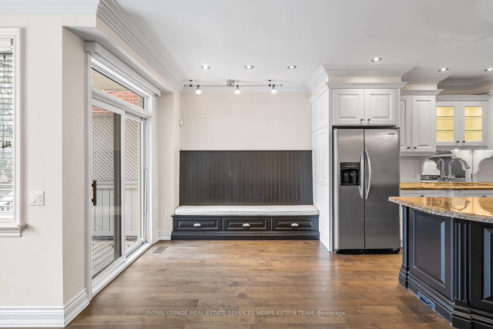 Photo 9 of 106 Parklea Drive, Toronto, Leaside — HOMEH
