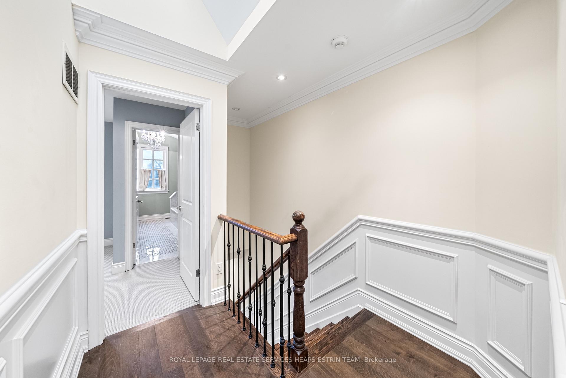 Photo 12 of 106 Parklea Drive, Toronto, Leaside — HOMEH