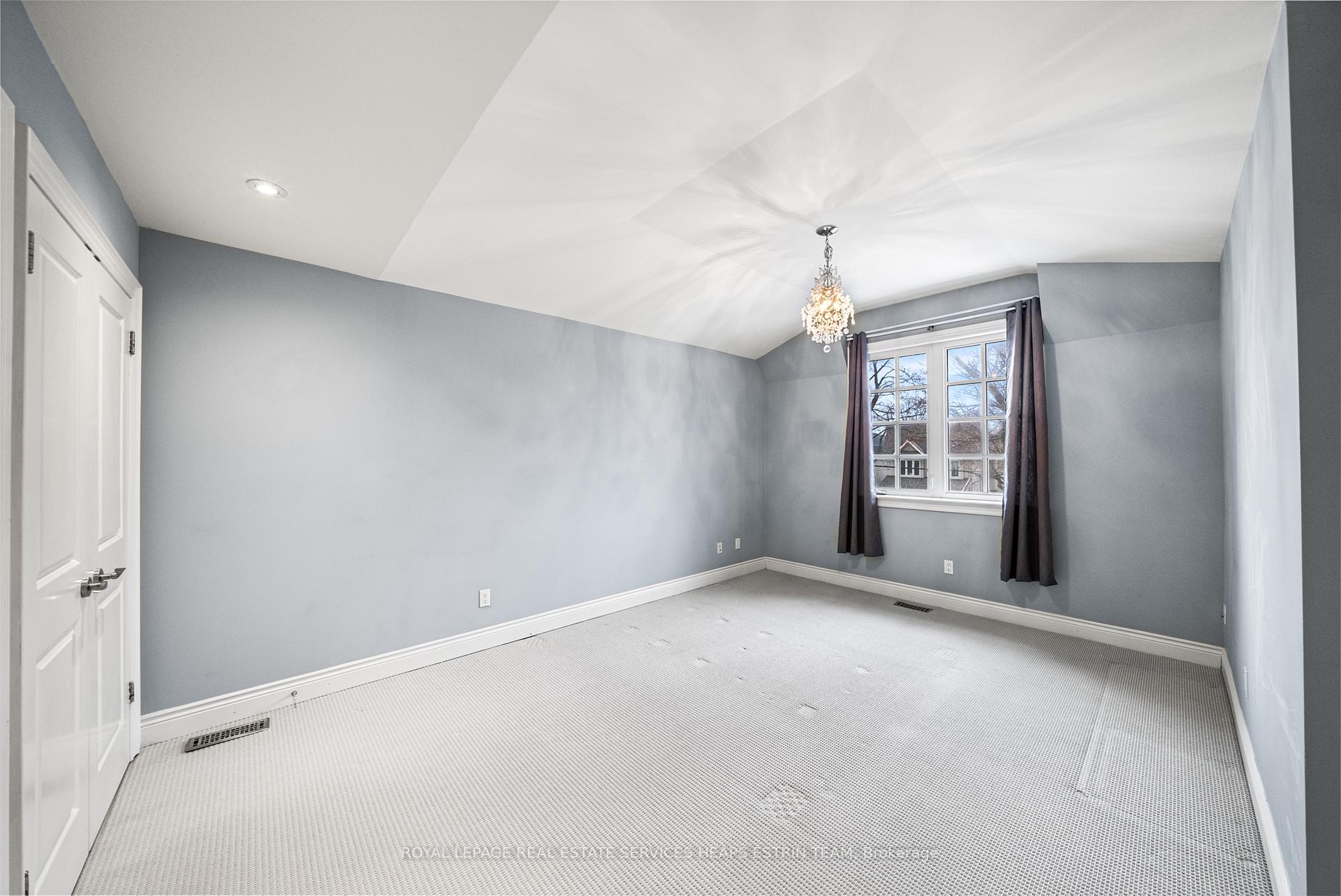 Photo 13 of 106 Parklea Drive, Toronto, Leaside — HOMEH