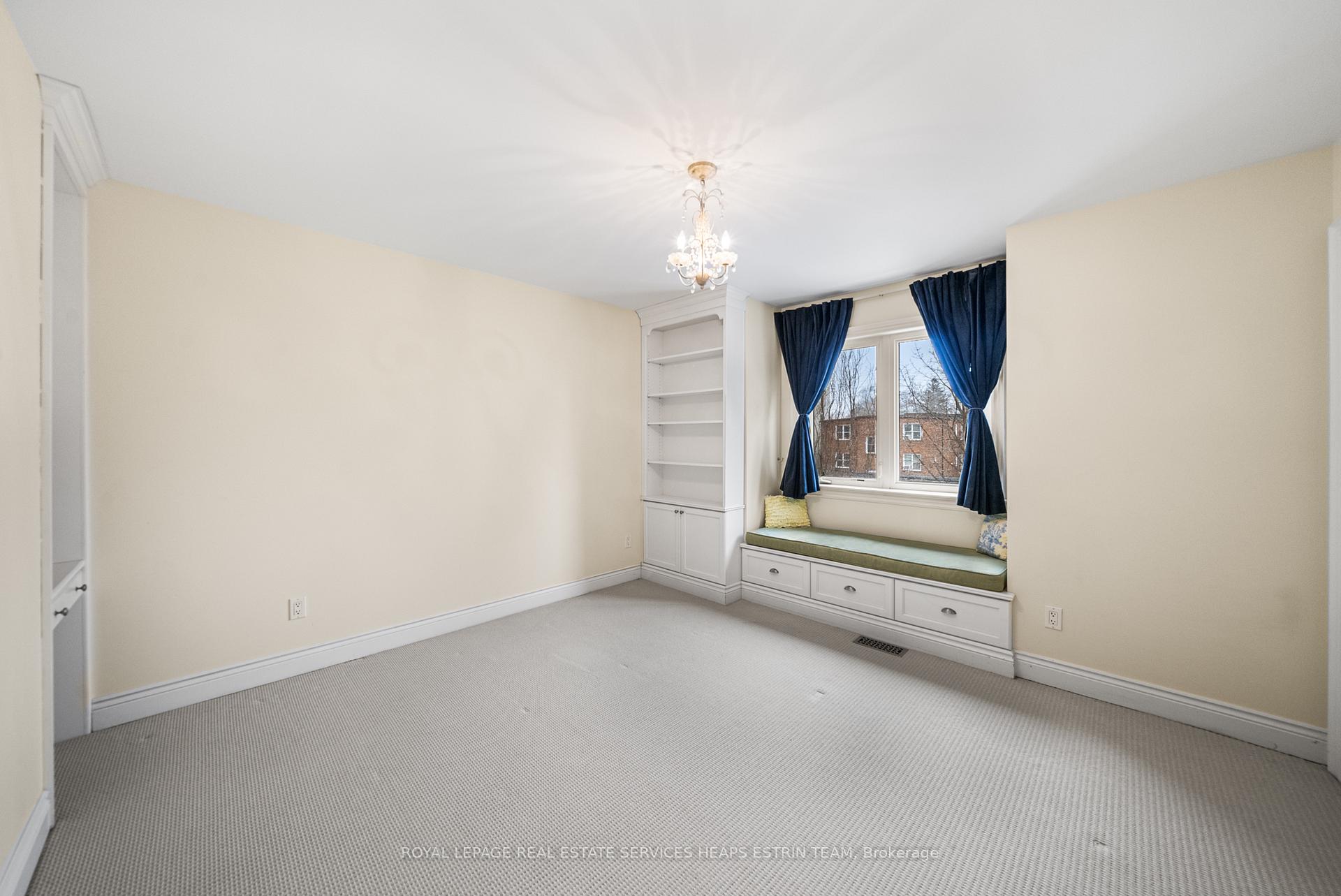 Photo 16 of 106 Parklea Drive, Toronto, Leaside — HOMEH