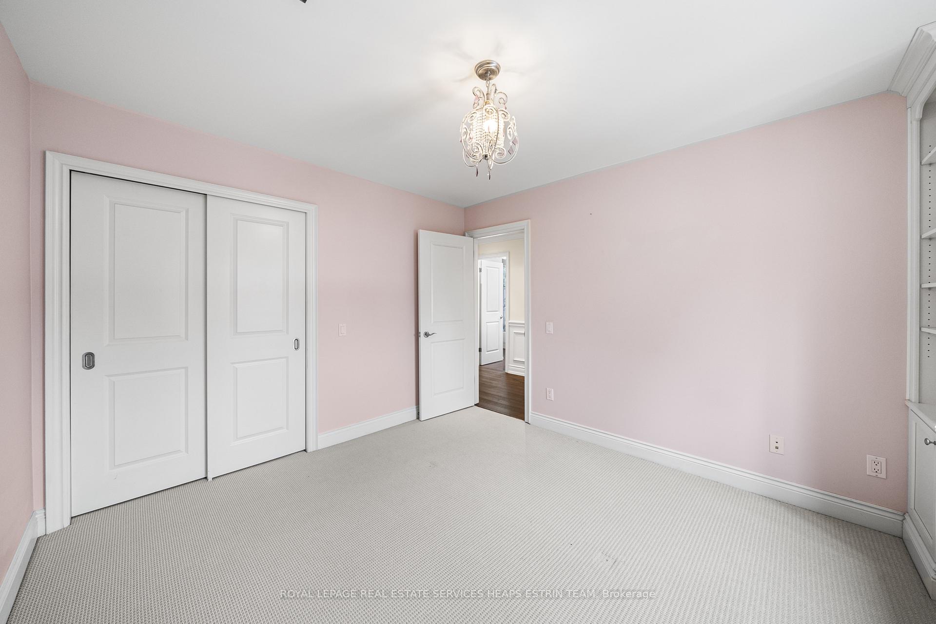 Photo 19 of 106 Parklea Drive, Toronto, Leaside — HOMEH