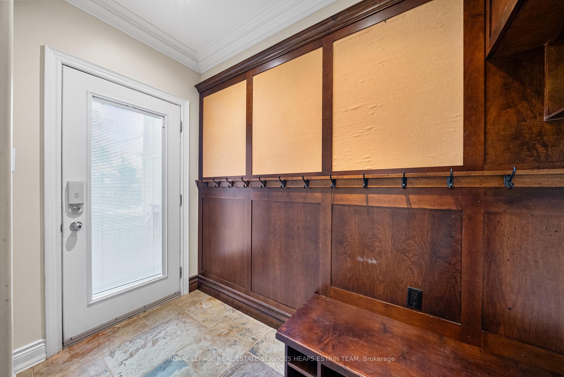 Photo 23 of 106 Parklea Drive, Toronto, Leaside — HOMEH