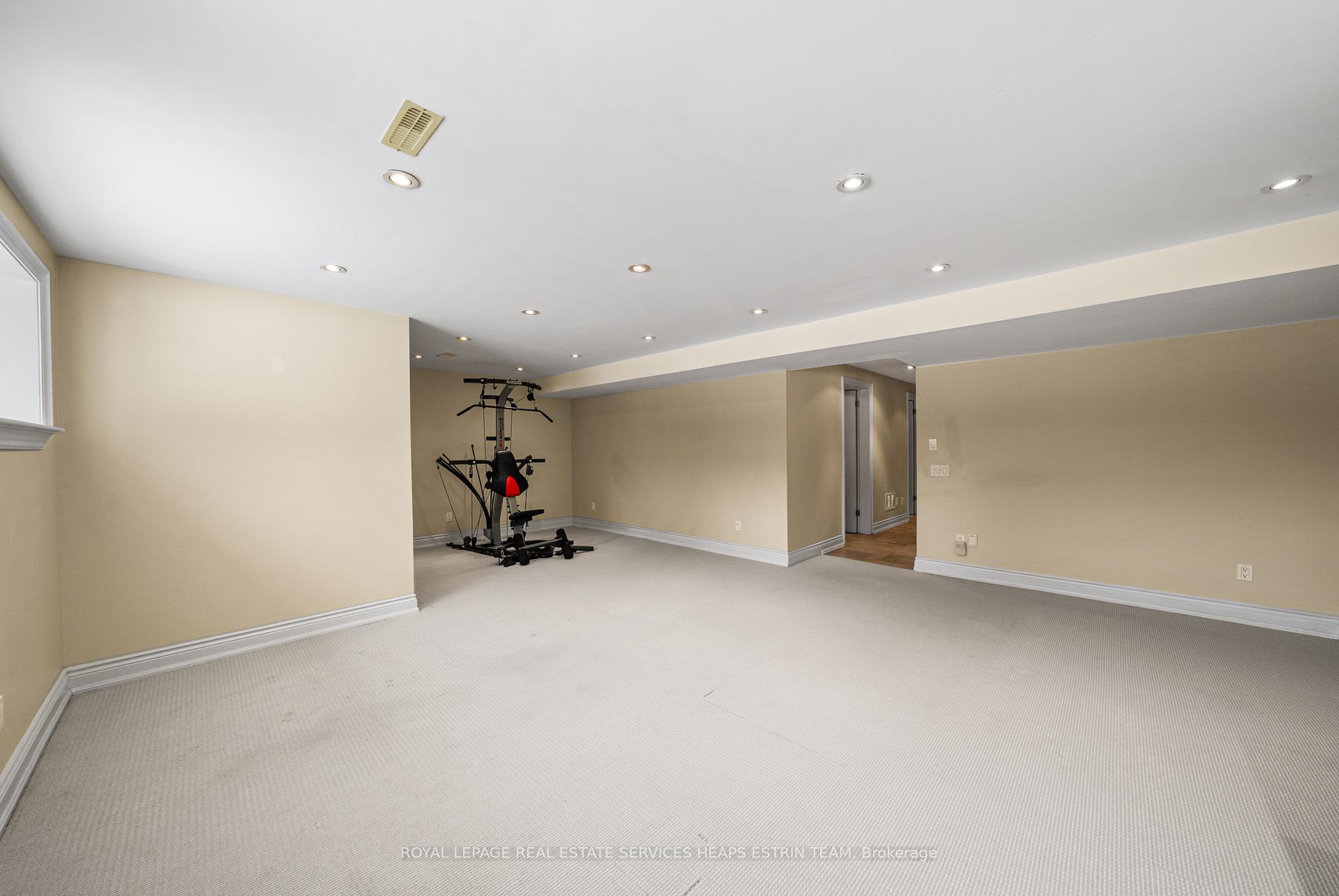 Photo 25 of 106 Parklea Drive, Toronto, Leaside — HOMEH