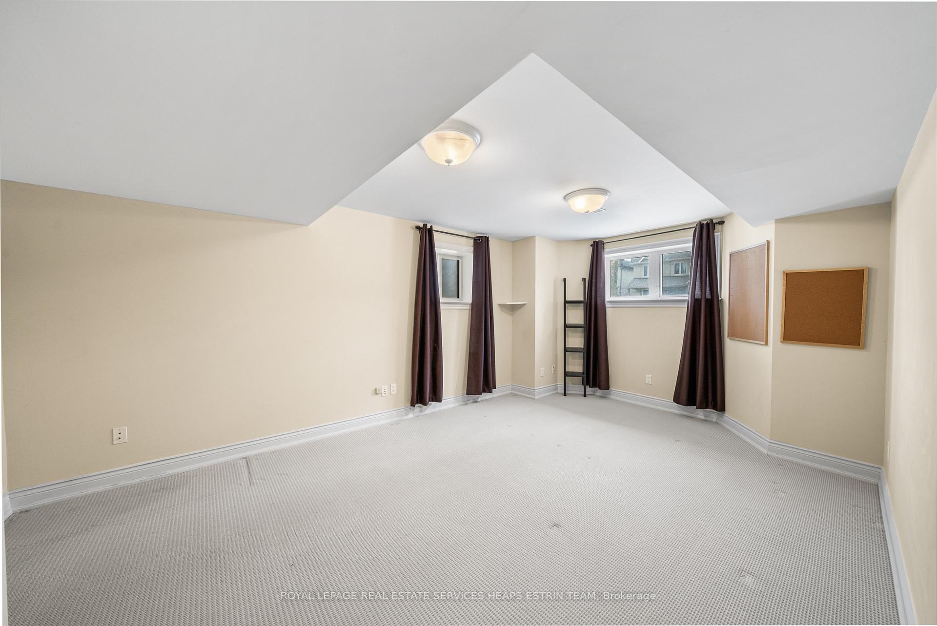Photo 27 of 106 Parklea Drive, Toronto, Leaside — HOMEH