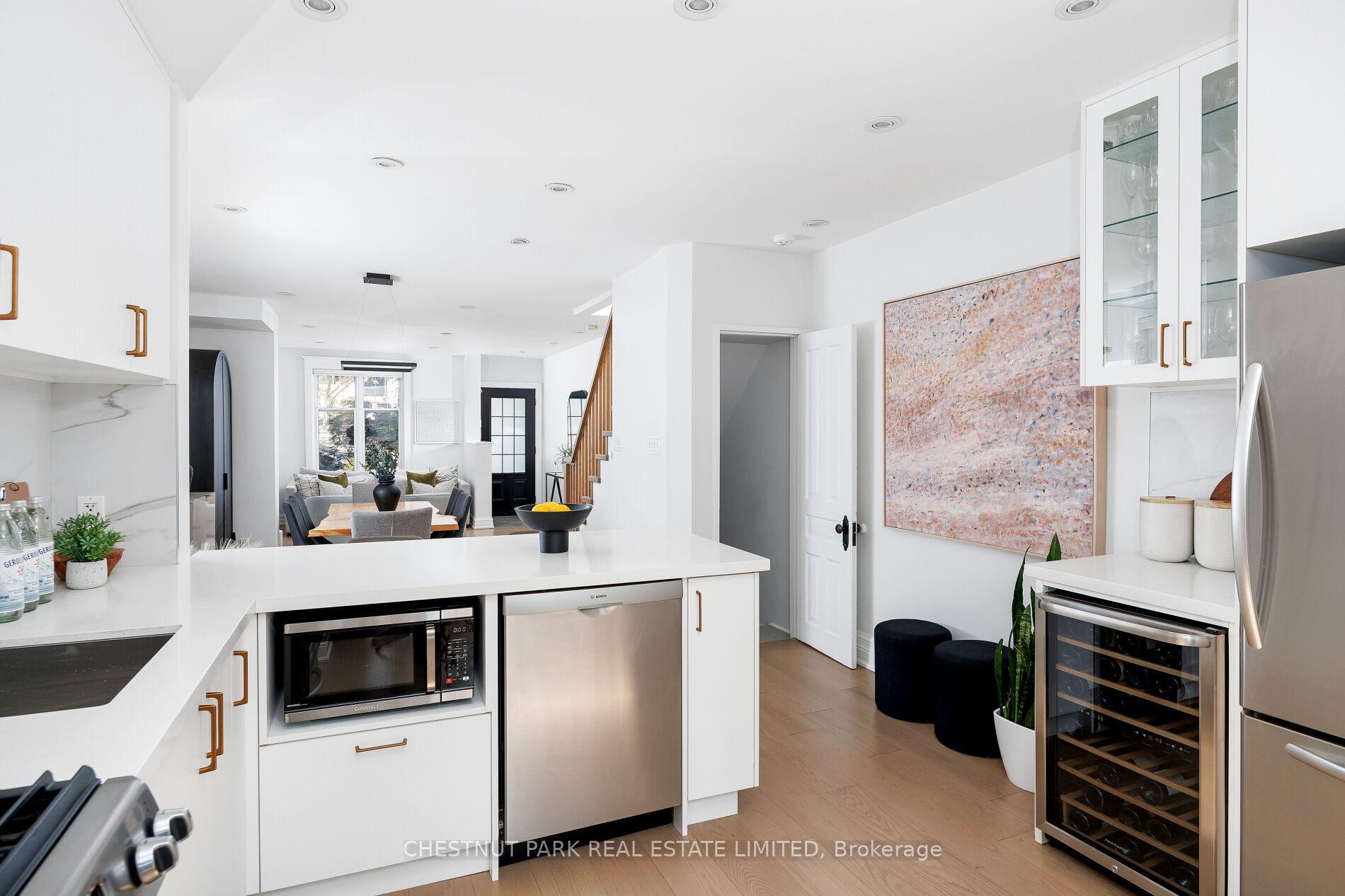 Photo 16 of 33 Tennis Crescent, Toronto, North Riverdale — HOMEH
