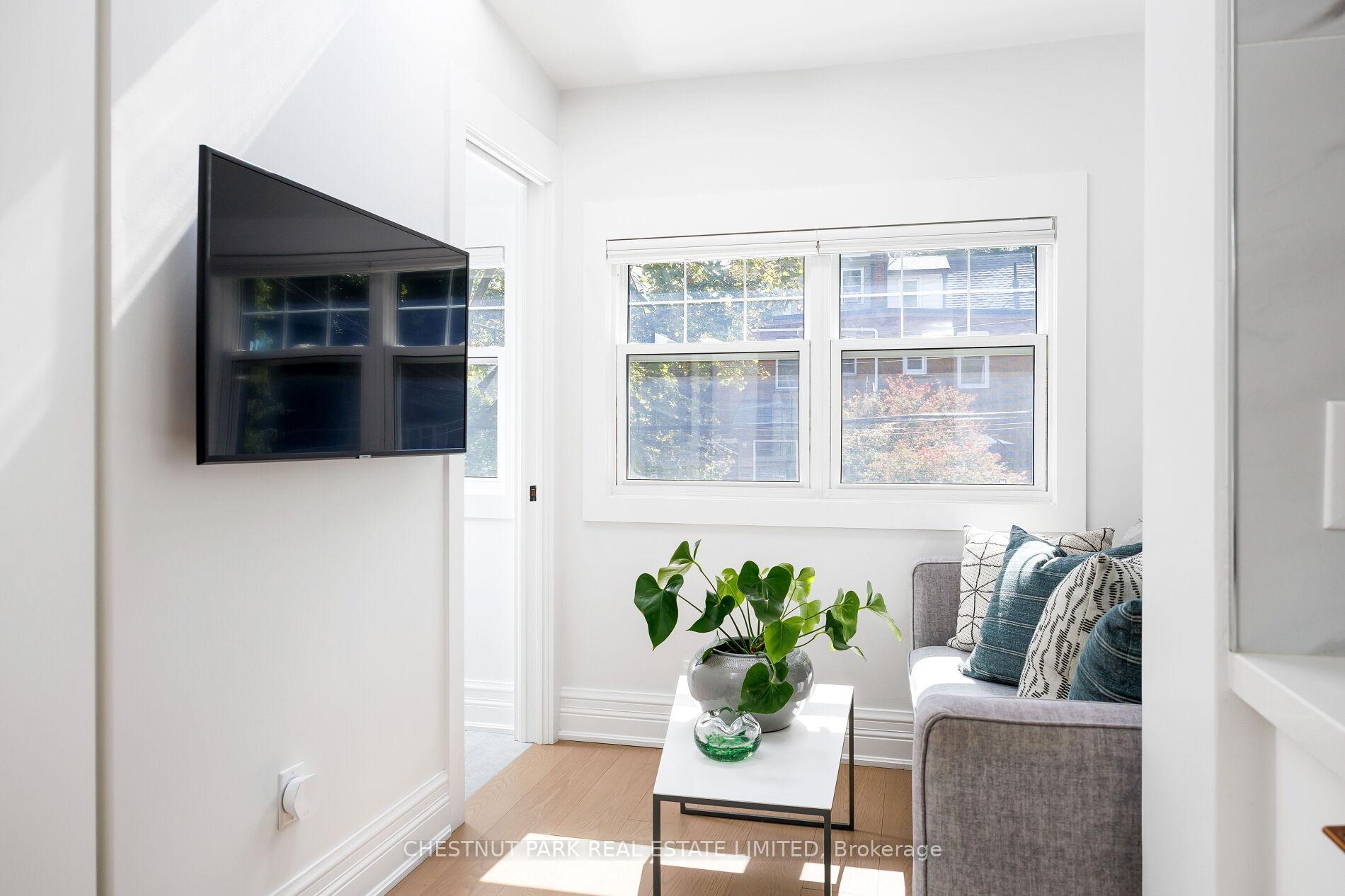 Photo 18 of 33 Tennis Crescent, Toronto, North Riverdale — HOMEH