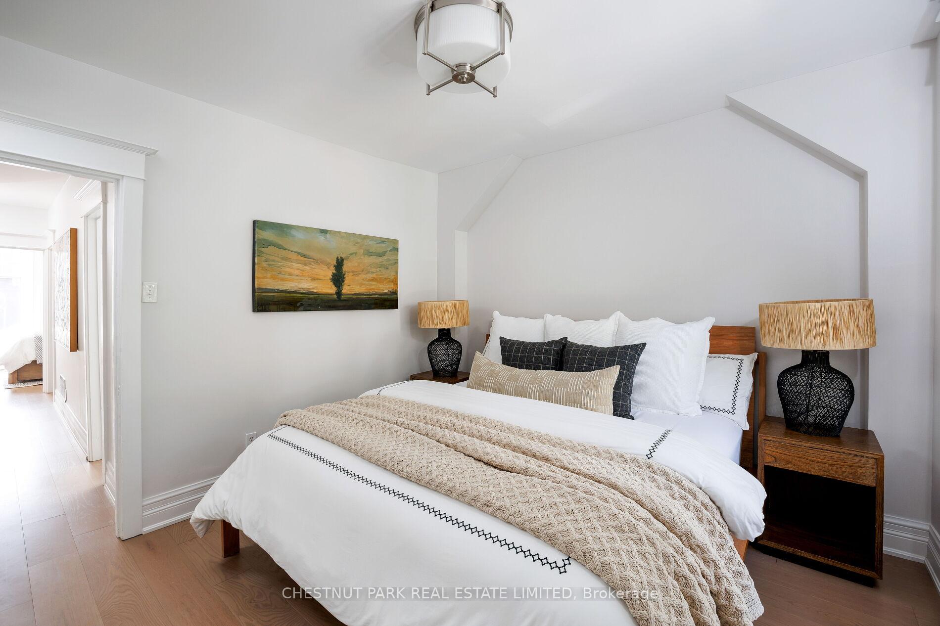 Photo 23 of 33 Tennis Crescent, Toronto, North Riverdale — HOMEH