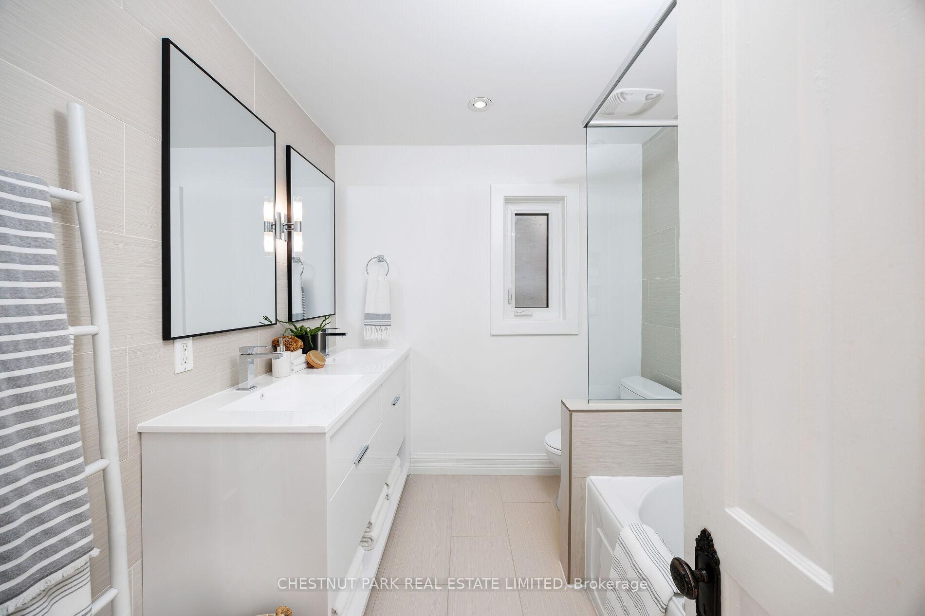 Photo 29 of 33 Tennis Crescent, Toronto, North Riverdale — HOMEH