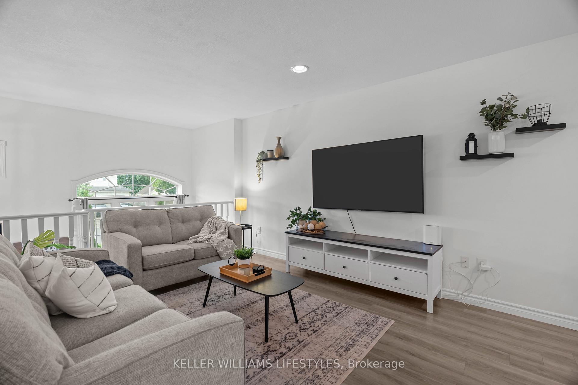 Photo 8 of 69 Laura Lane, Strathroy-Caradoc, NE — HOMEH