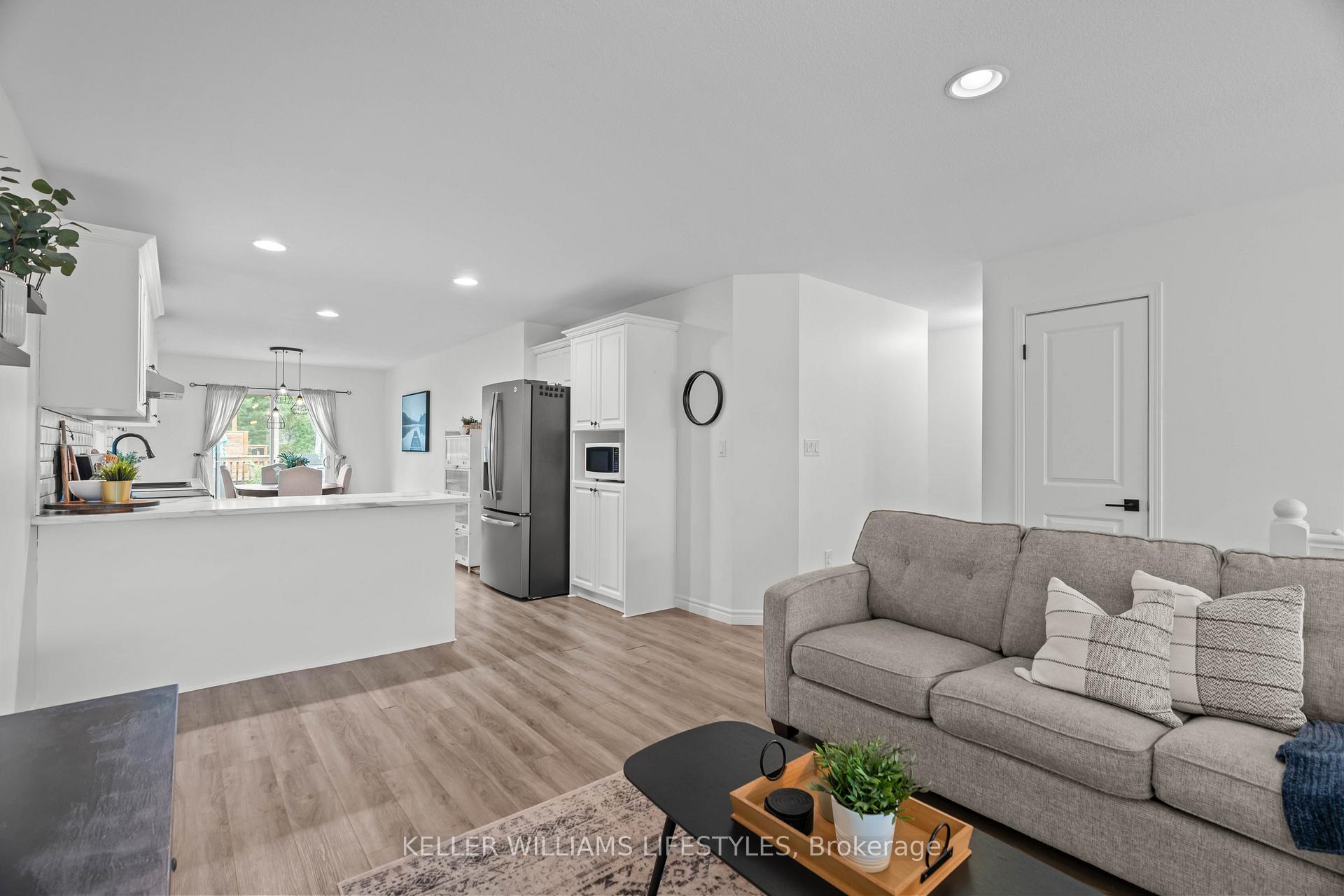 Photo 9 of 69 Laura Lane, Strathroy-Caradoc, NE — HOMEH