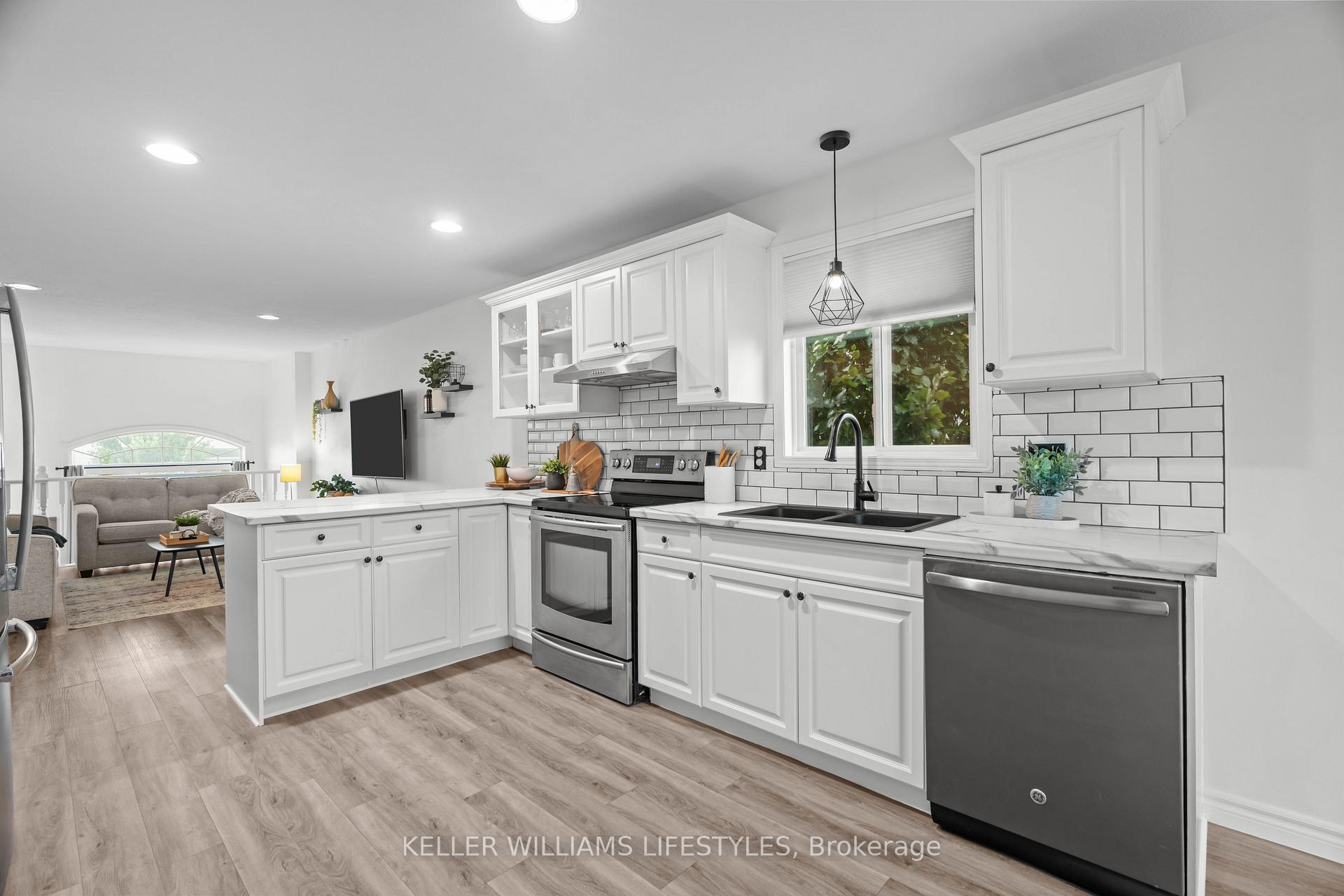 Photo 12 of 69 Laura Lane, Strathroy-Caradoc, NE — HOMEH