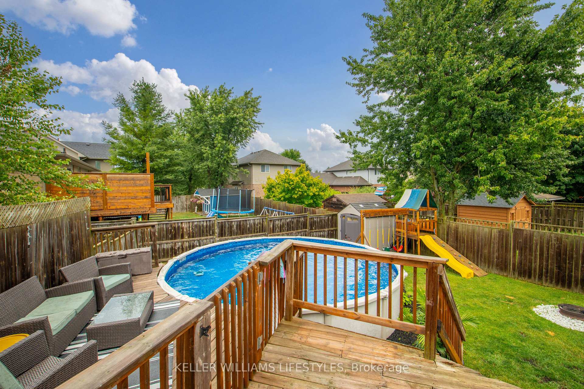 Photo 38 of 69 Laura Lane, Strathroy-Caradoc, NE — HOMEH