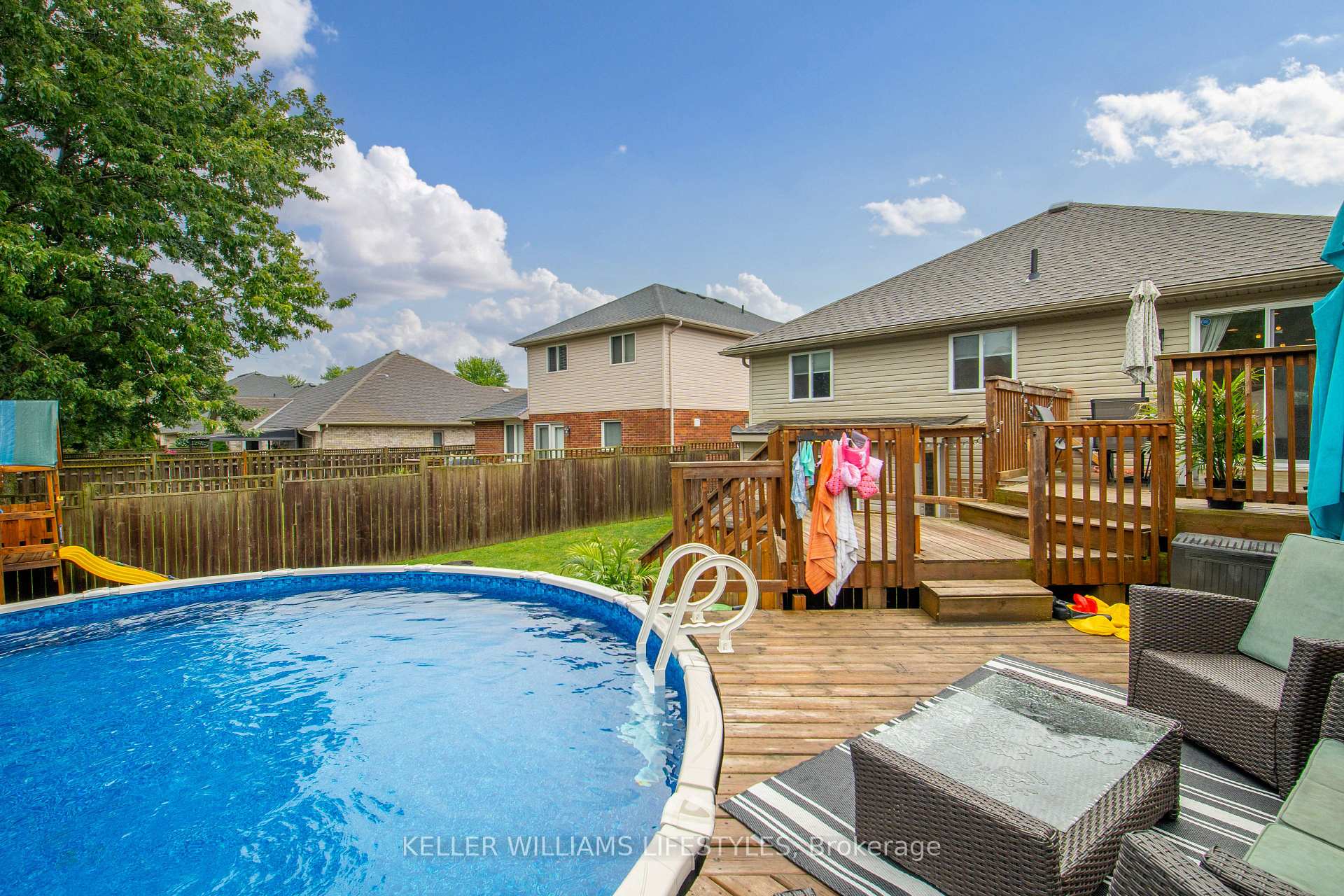 Photo 40 of 69 Laura Lane, Strathroy-Caradoc, NE — HOMEH