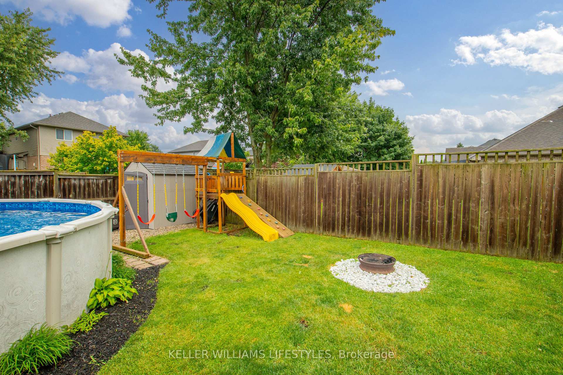 Photo 41 of 69 Laura Lane, Strathroy-Caradoc, NE — HOMEH