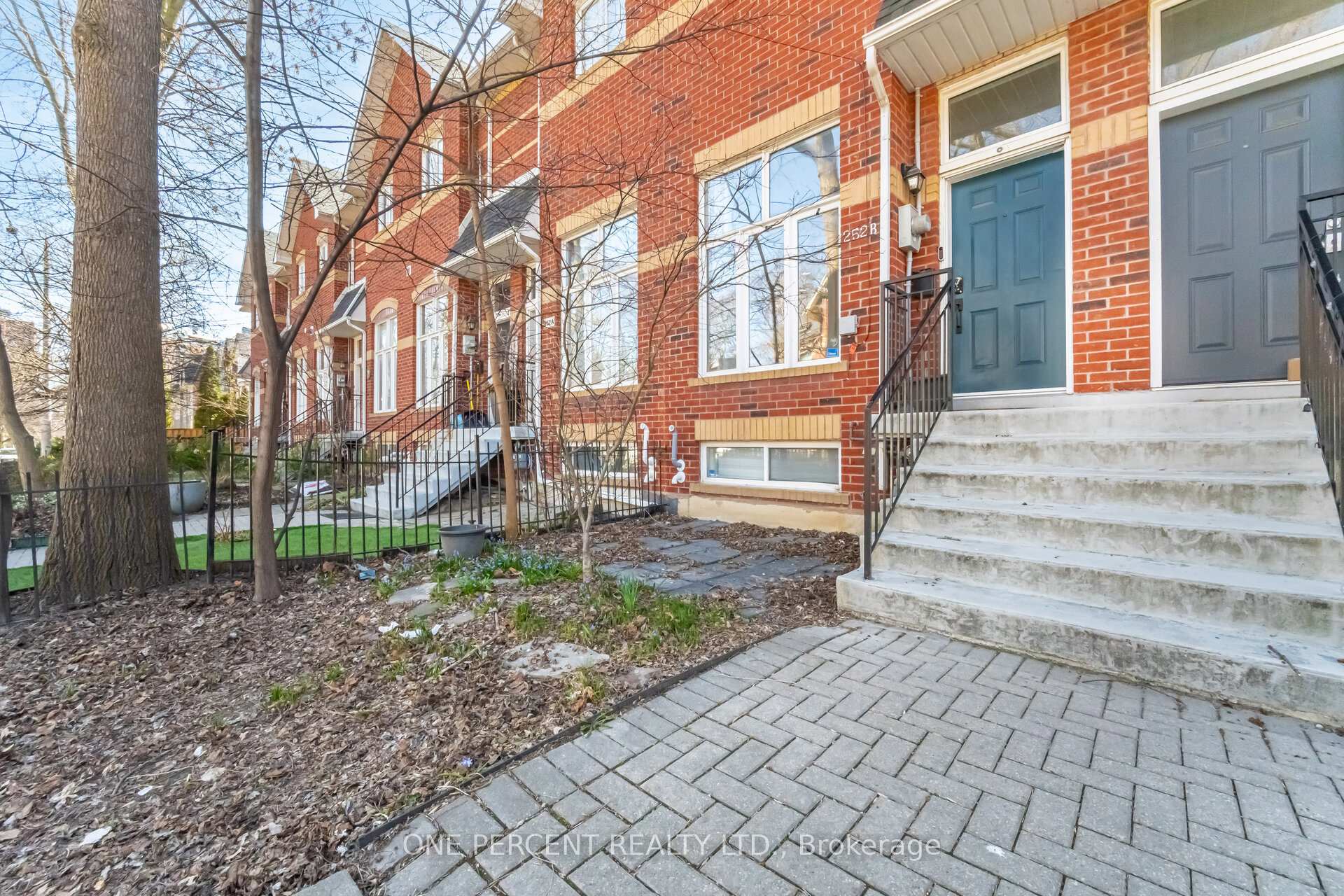 Photo 2 of 252B Berkeley Street, Toronto, Moss Park — HOMEH