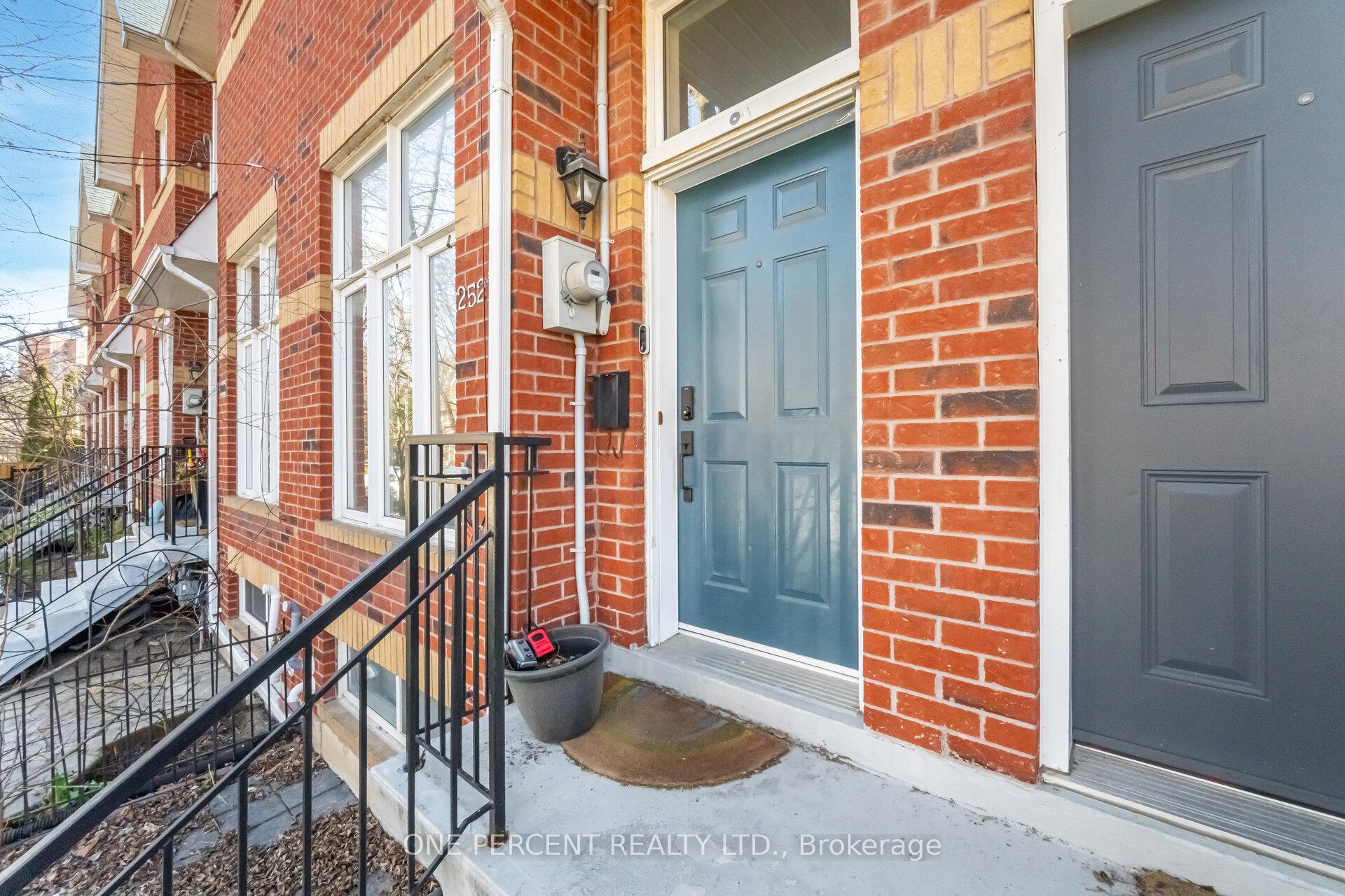 Photo 3 of 252B Berkeley Street, Toronto, Moss Park — HOMEH